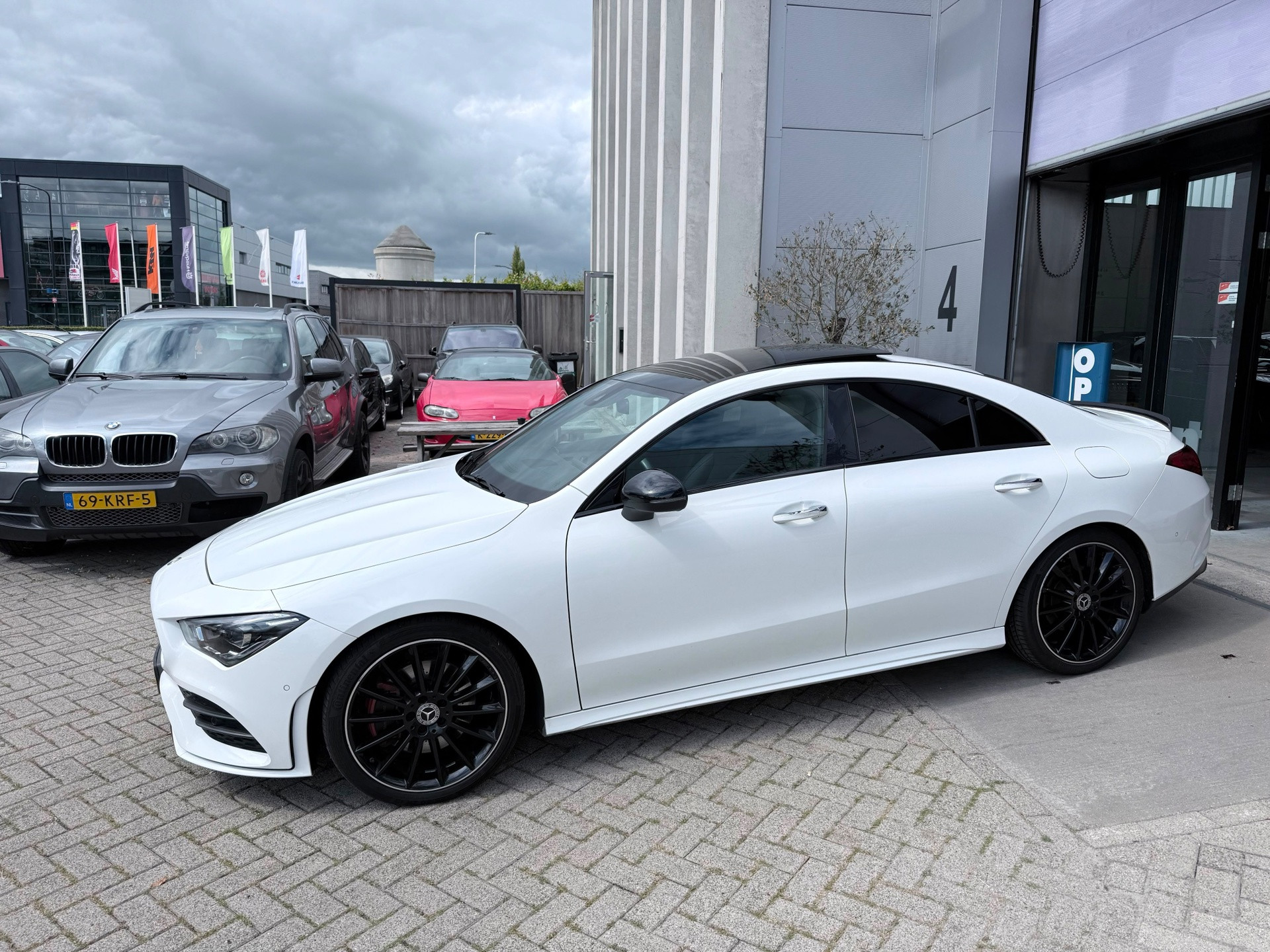 Mercedes-Benz Cla 200 200 AMG Edition! VOL OPTIES! LEES TEKST! INRUIL MOGELIJK! 2019 - voorkant