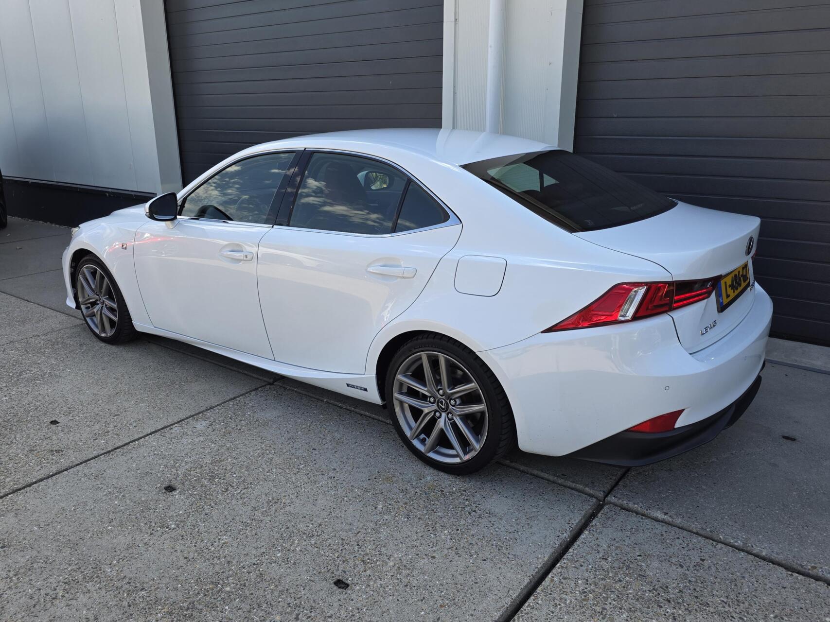 Foto van Lexus Lexus Is300h