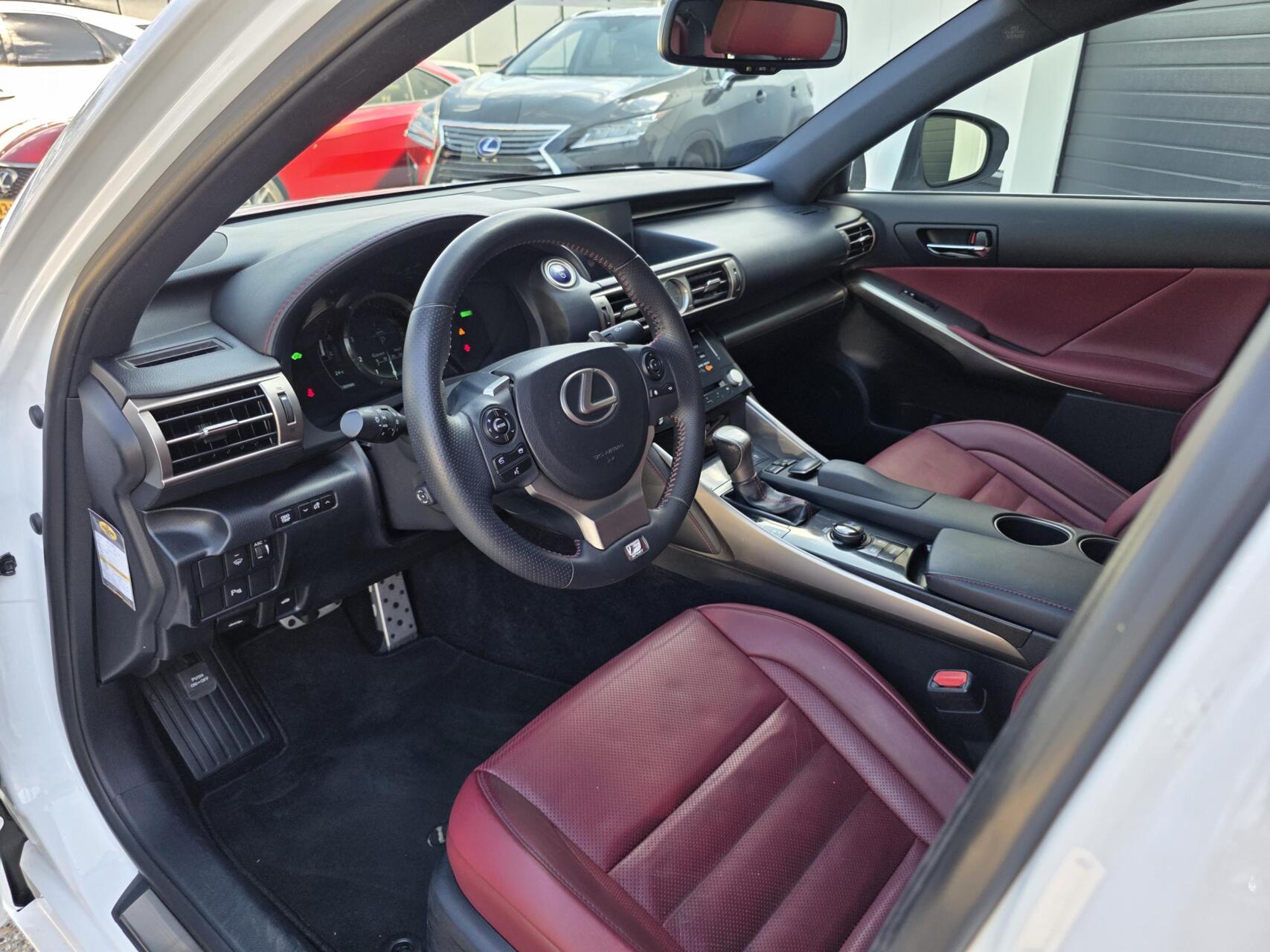 Foto van Lexus Lexus Is300h