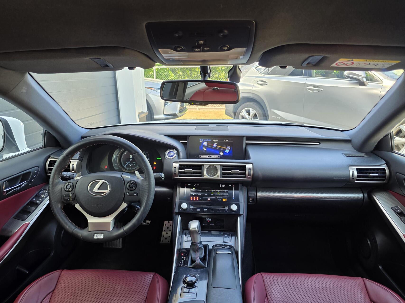 Foto van Lexus Lexus Is300h