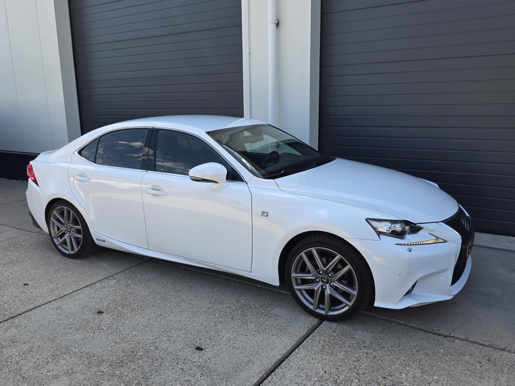 Foto van Lexus Lexus Is300h