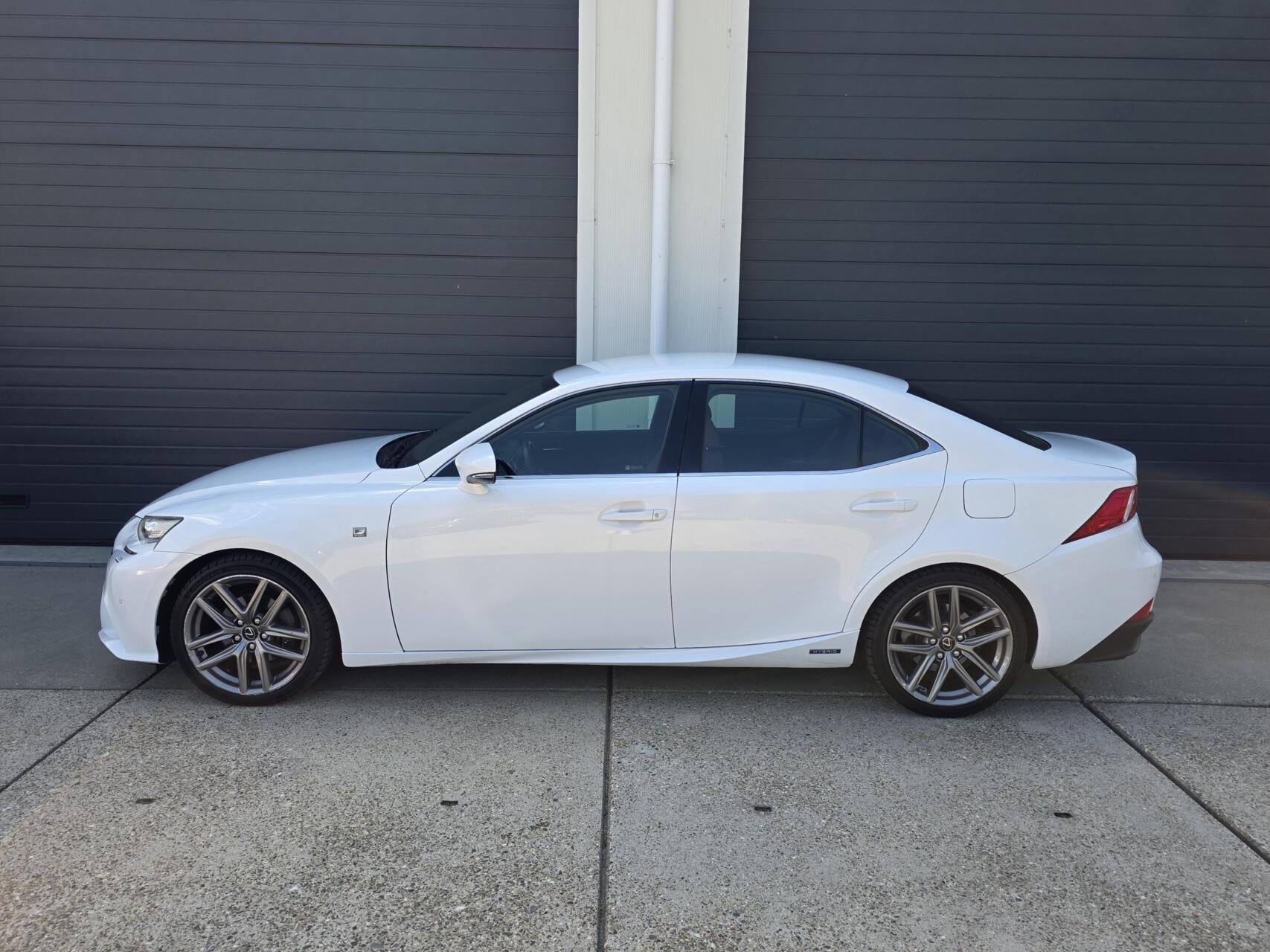 Foto van Lexus Lexus Is300h