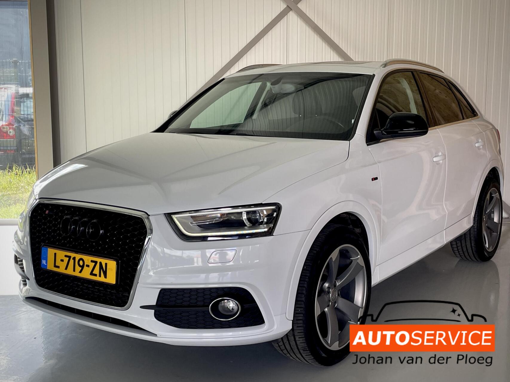 Audi Q3 2.0 TFSI quattro S-Line | Trekhaak Cruise control Climate control 2012 - voorkant
