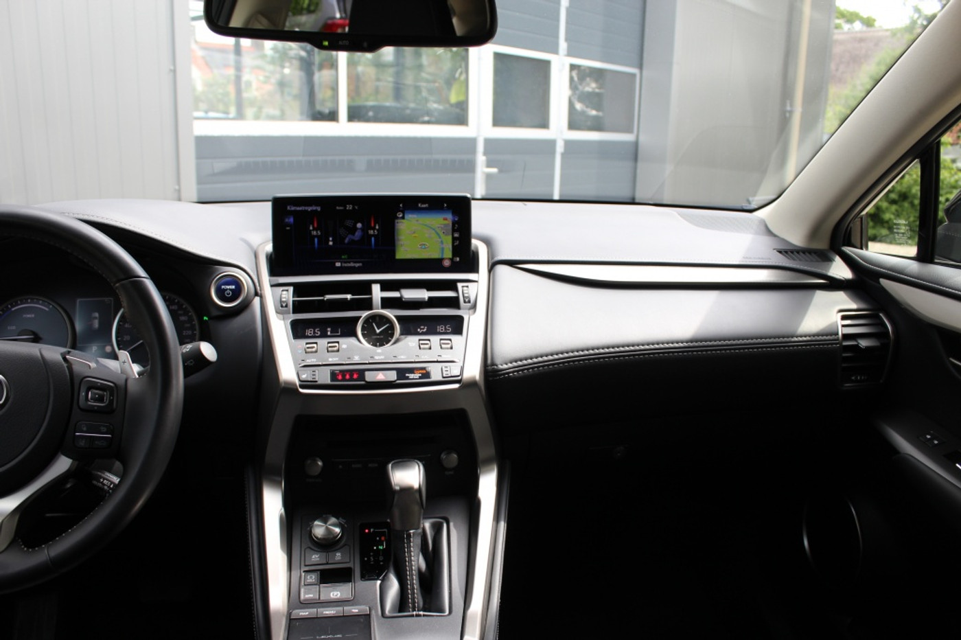 Foto van Lexus Lexus Nx300h