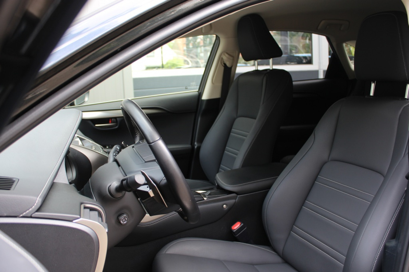 Foto van Lexus Lexus Nx300h