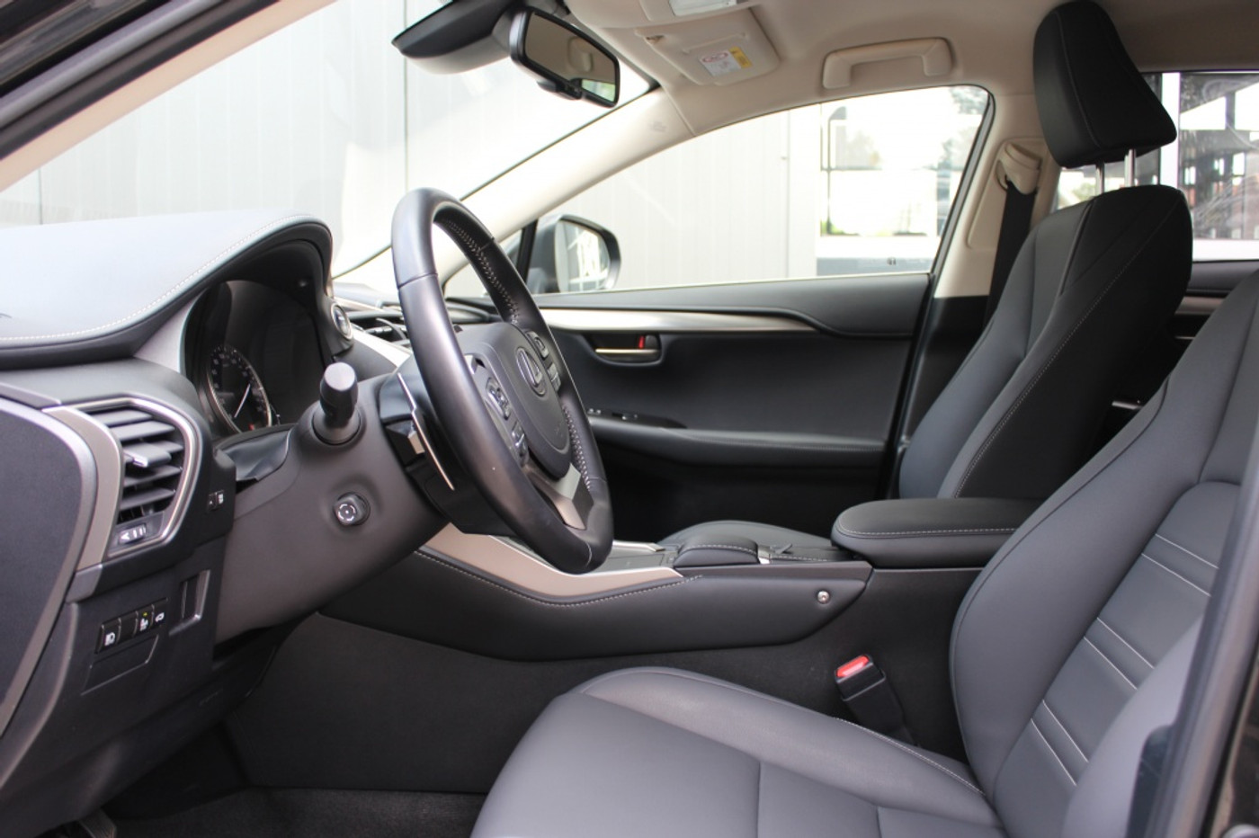 Foto van Lexus Lexus Nx300h