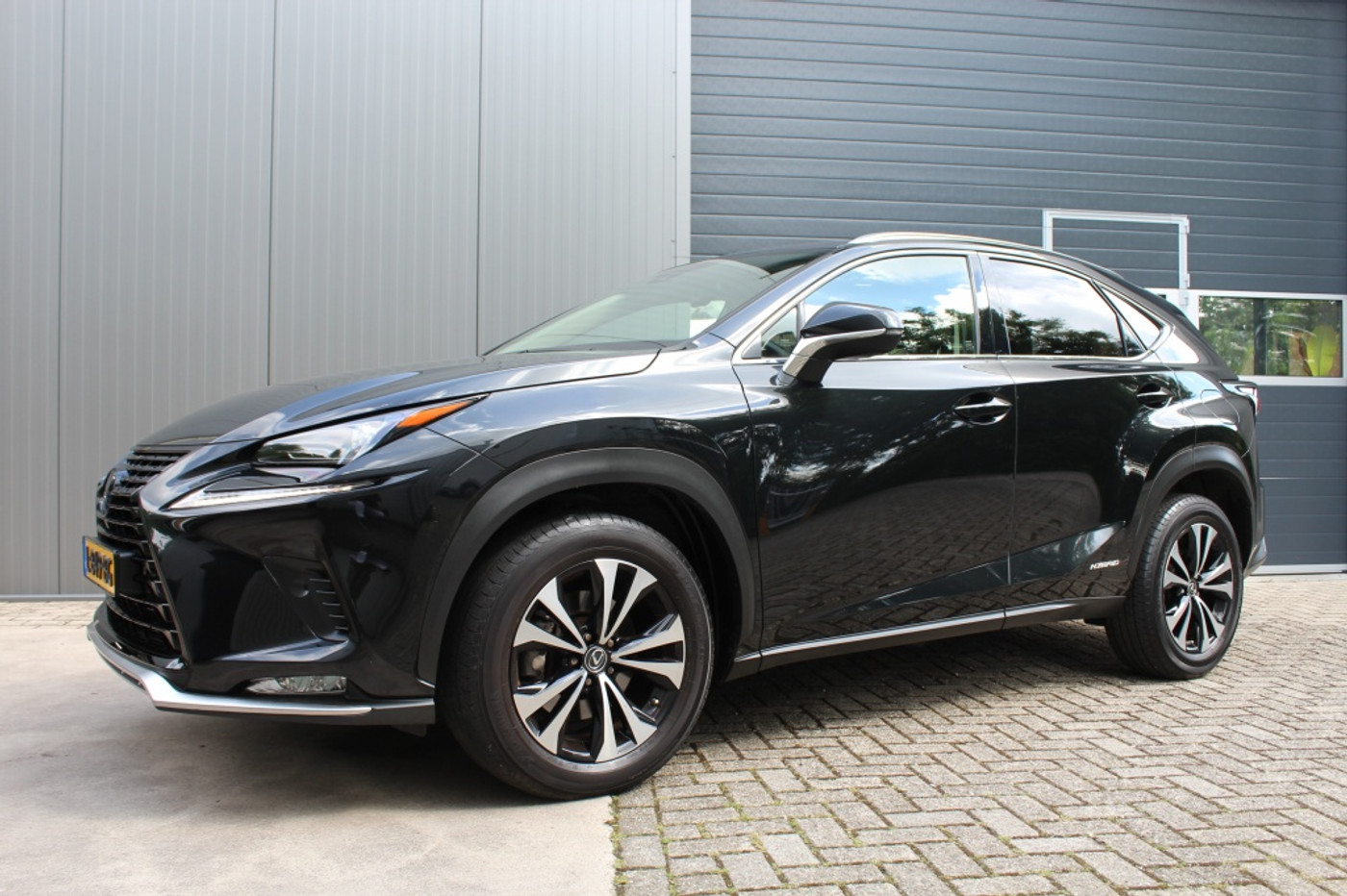 Foto van Lexus Lexus Nx300h