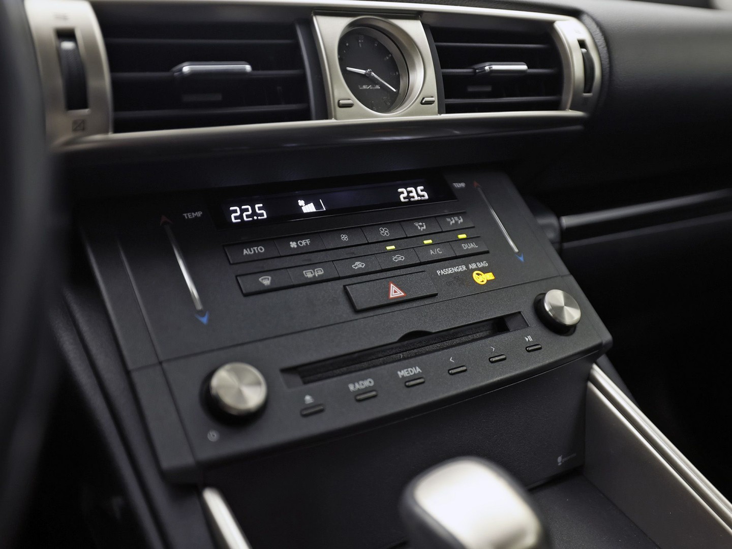 Foto van Lexus Lexus Is300h