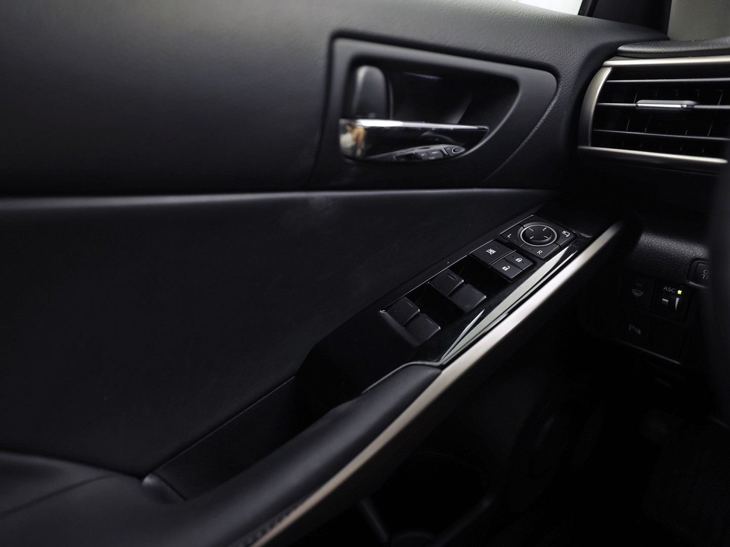 Foto van Lexus Lexus Is300h