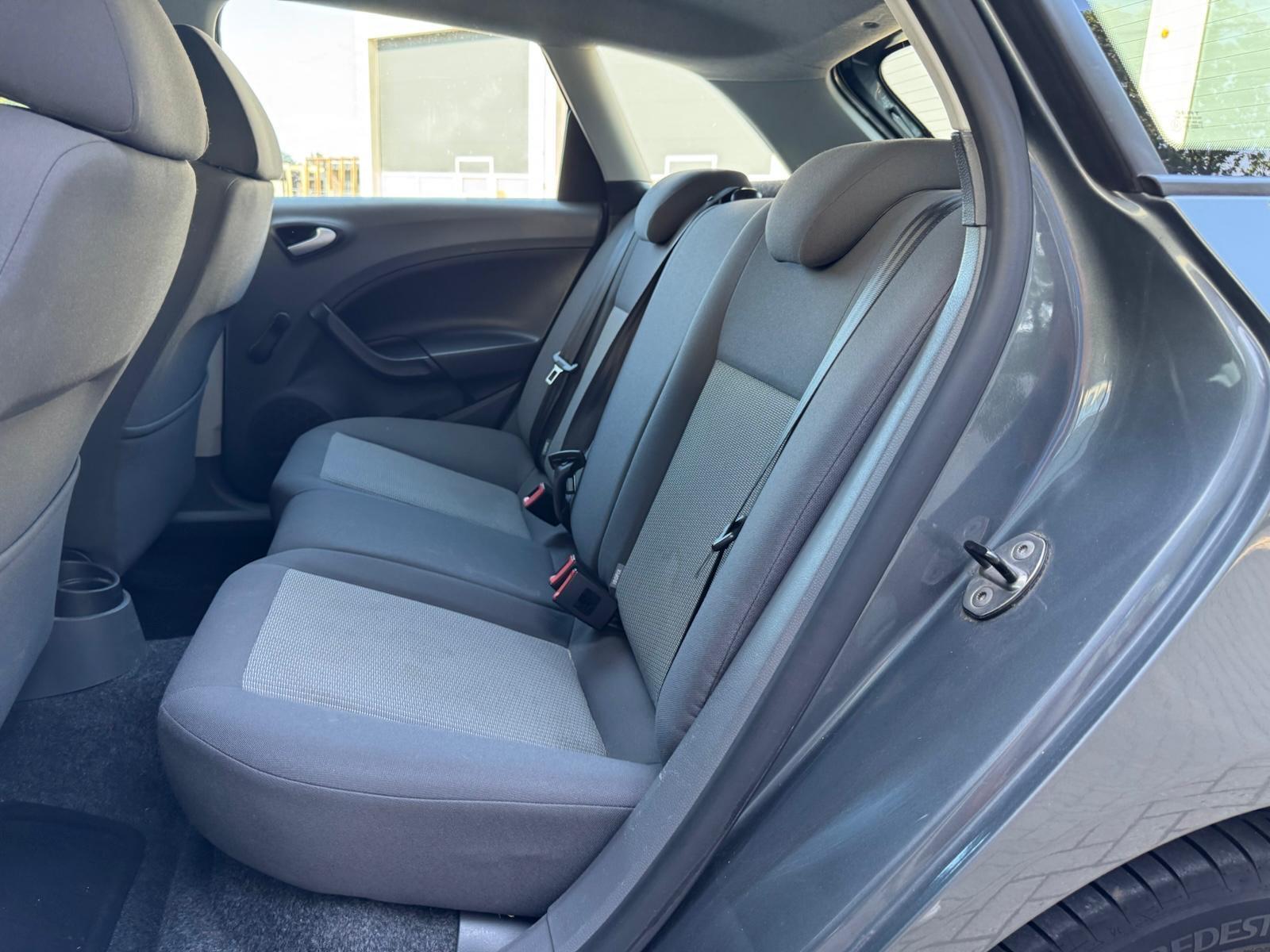 Foto van Seat Ibiza ST