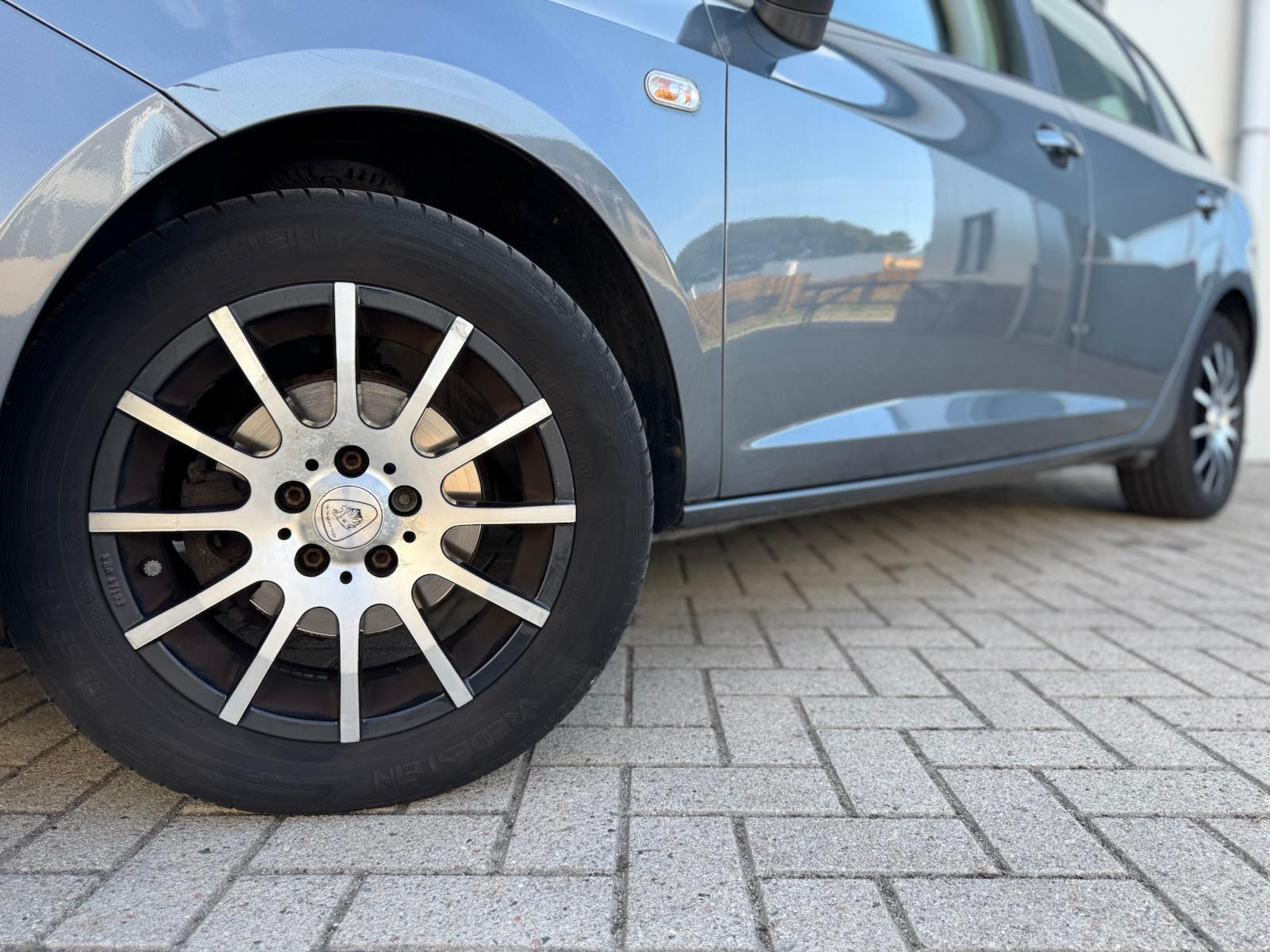 Foto van Seat Ibiza ST