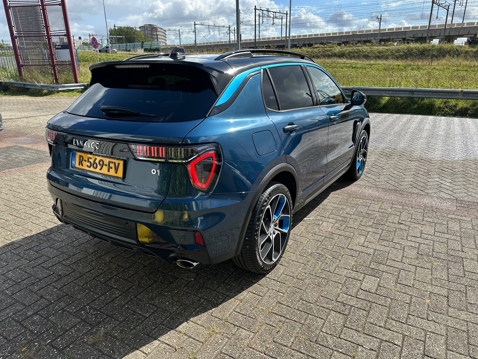 Foto van Lynk&co LYNK & Co 01