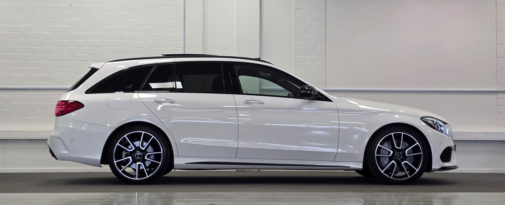 Foto van Mercedes-Benz AMG C 43