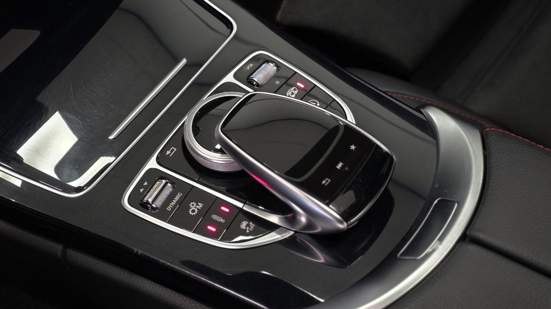 Foto van Mercedes-Benz AMG C 43