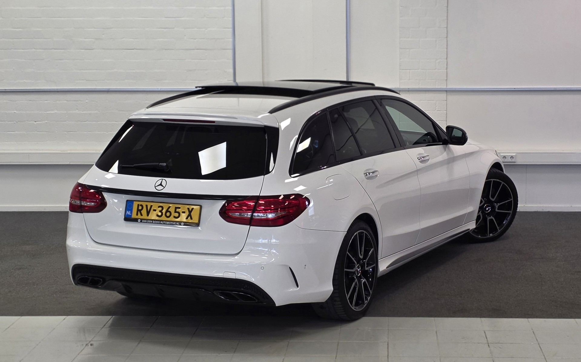 Foto van Mercedes-Benz AMG C 43