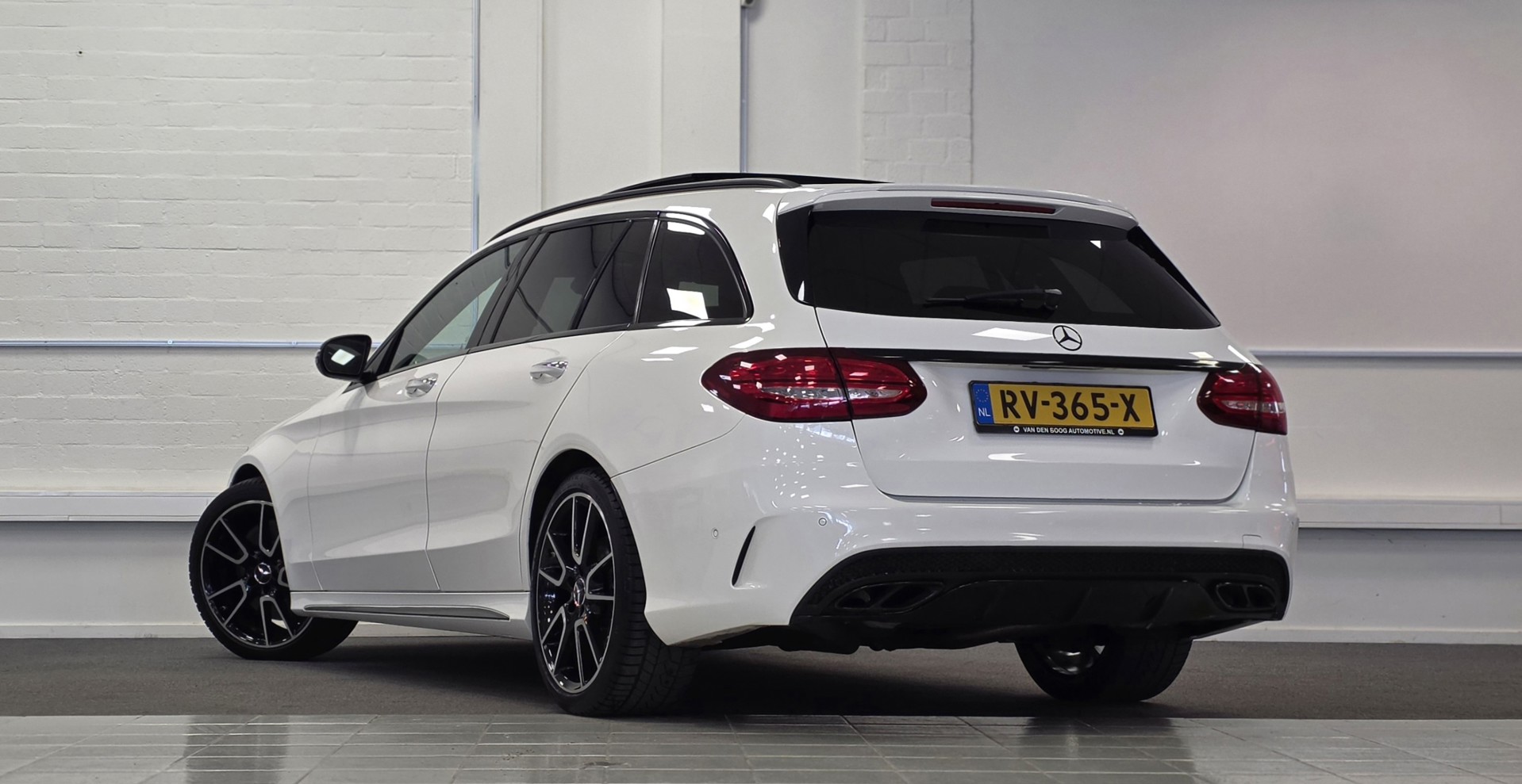 Foto van Mercedes-Benz AMG C 43