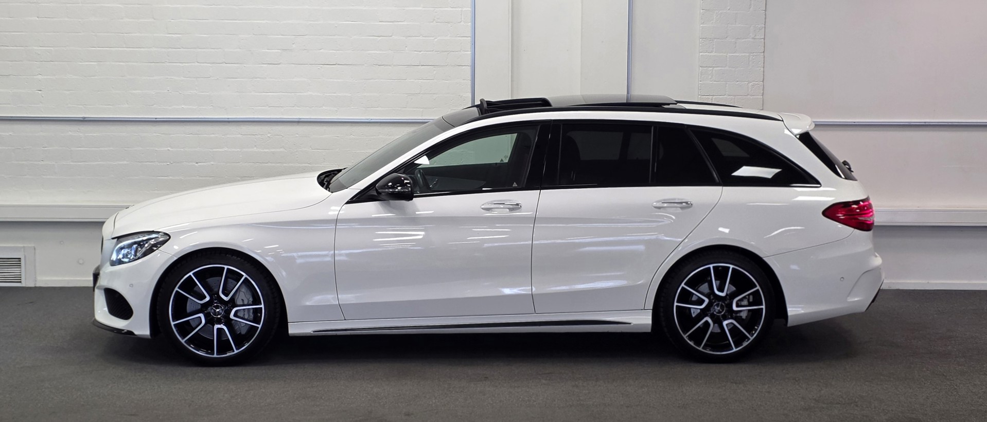 Foto van Mercedes-Benz AMG C 43