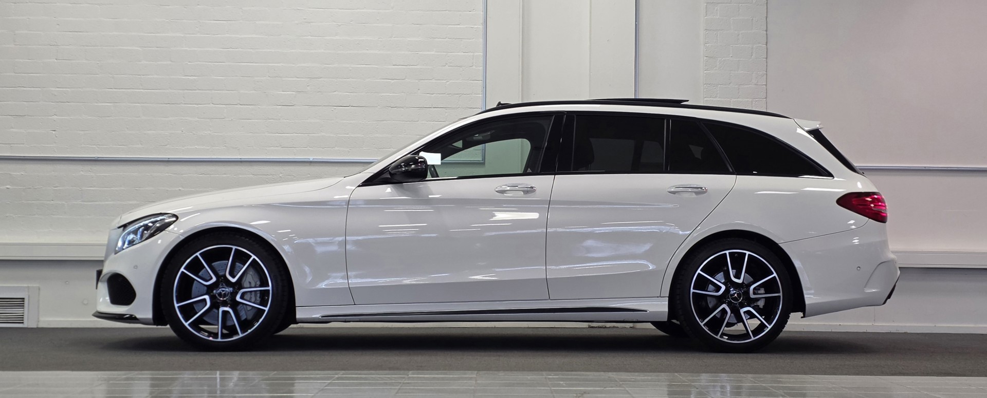 Foto van Mercedes-Benz AMG C 43