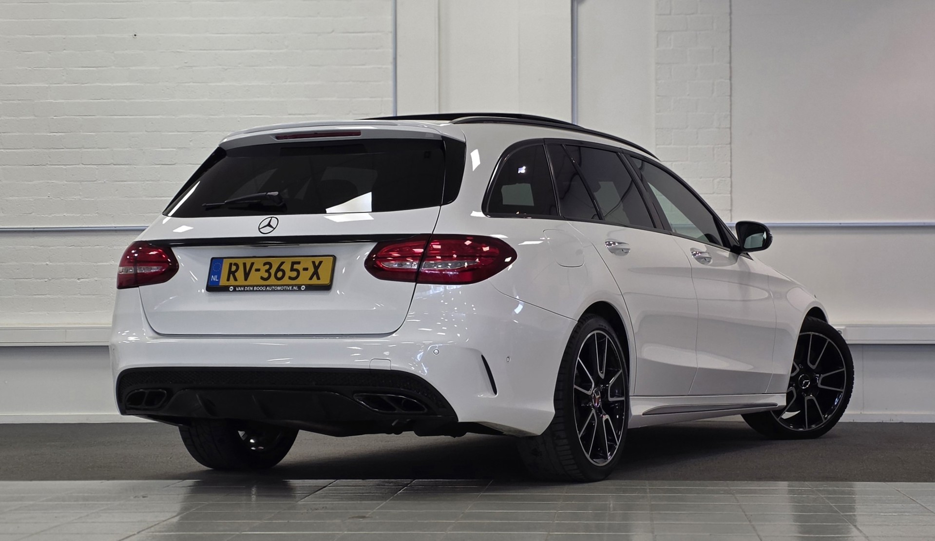 Foto van Mercedes-Benz AMG C 43