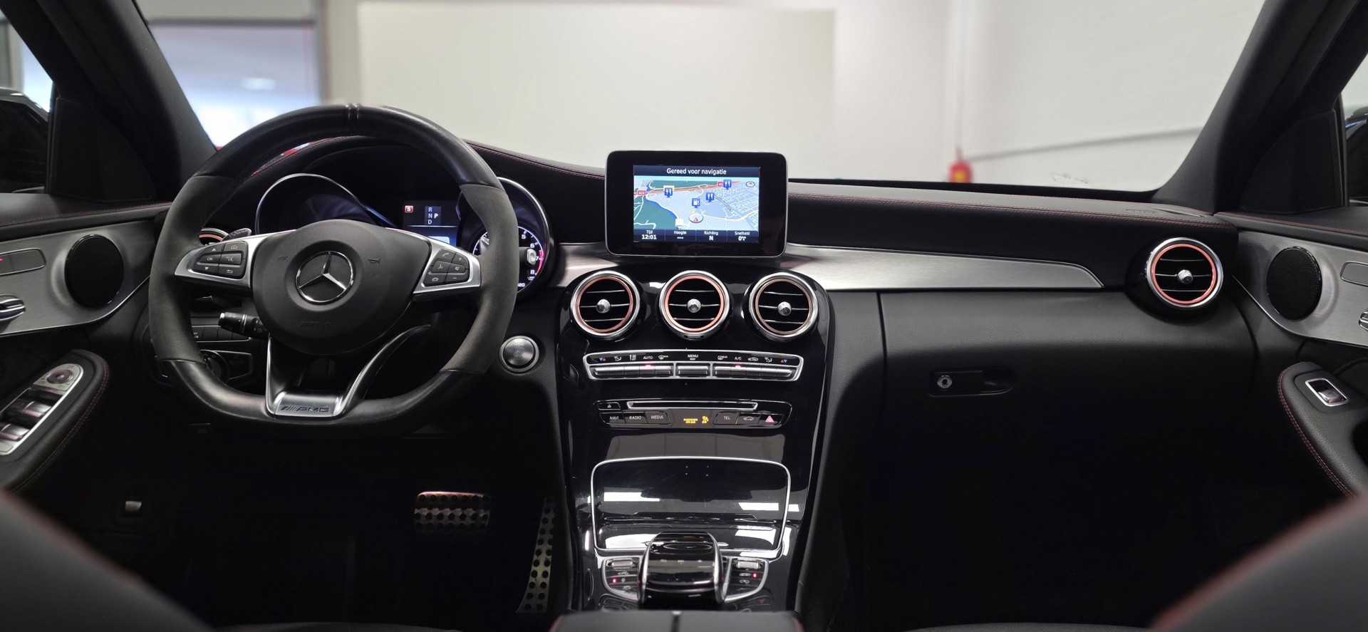 Foto van Mercedes-Benz AMG C 43
