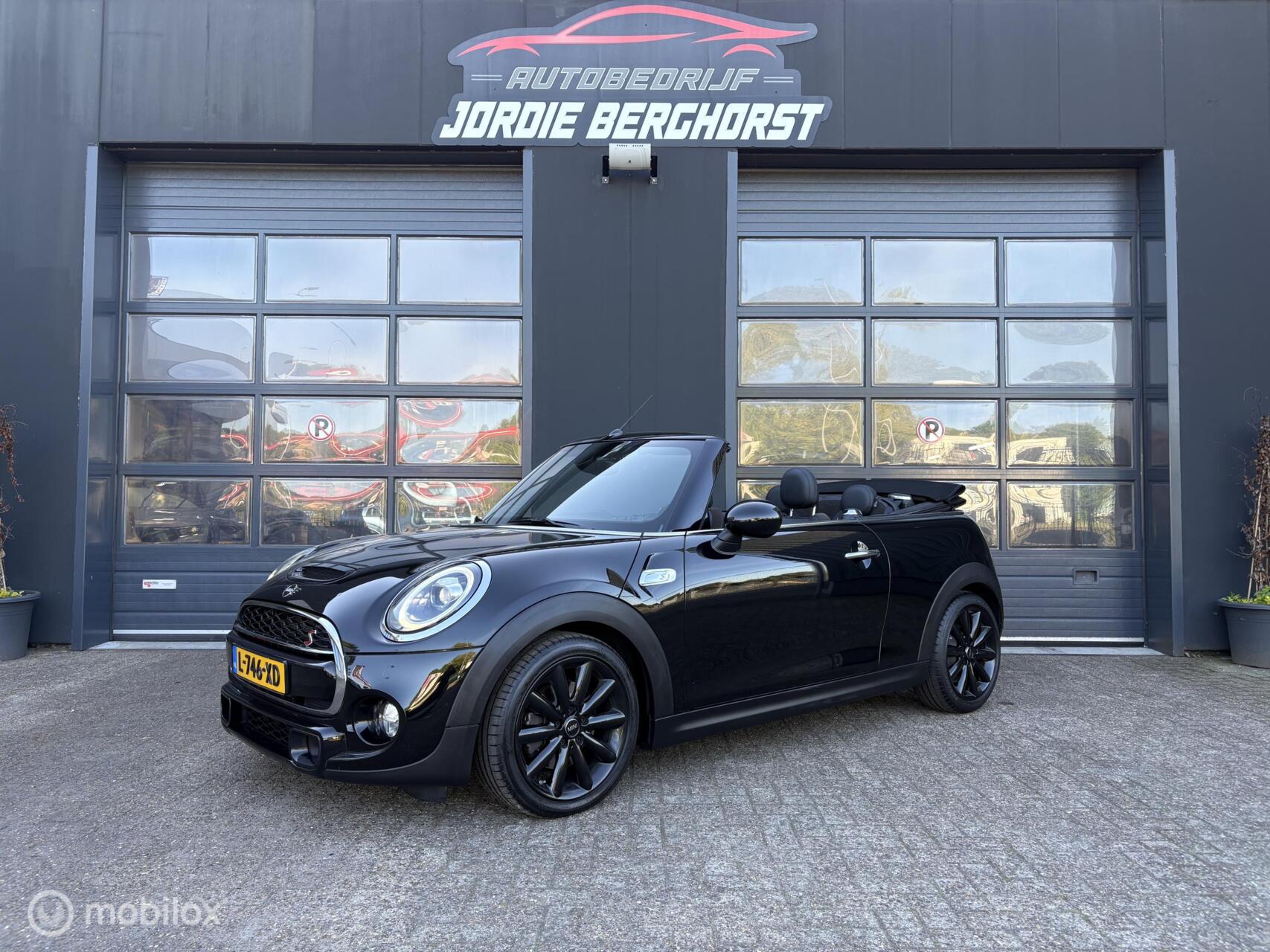 Mini Cabrio 2.0 Cooper S Chili Cabrio 2018 - voorkant