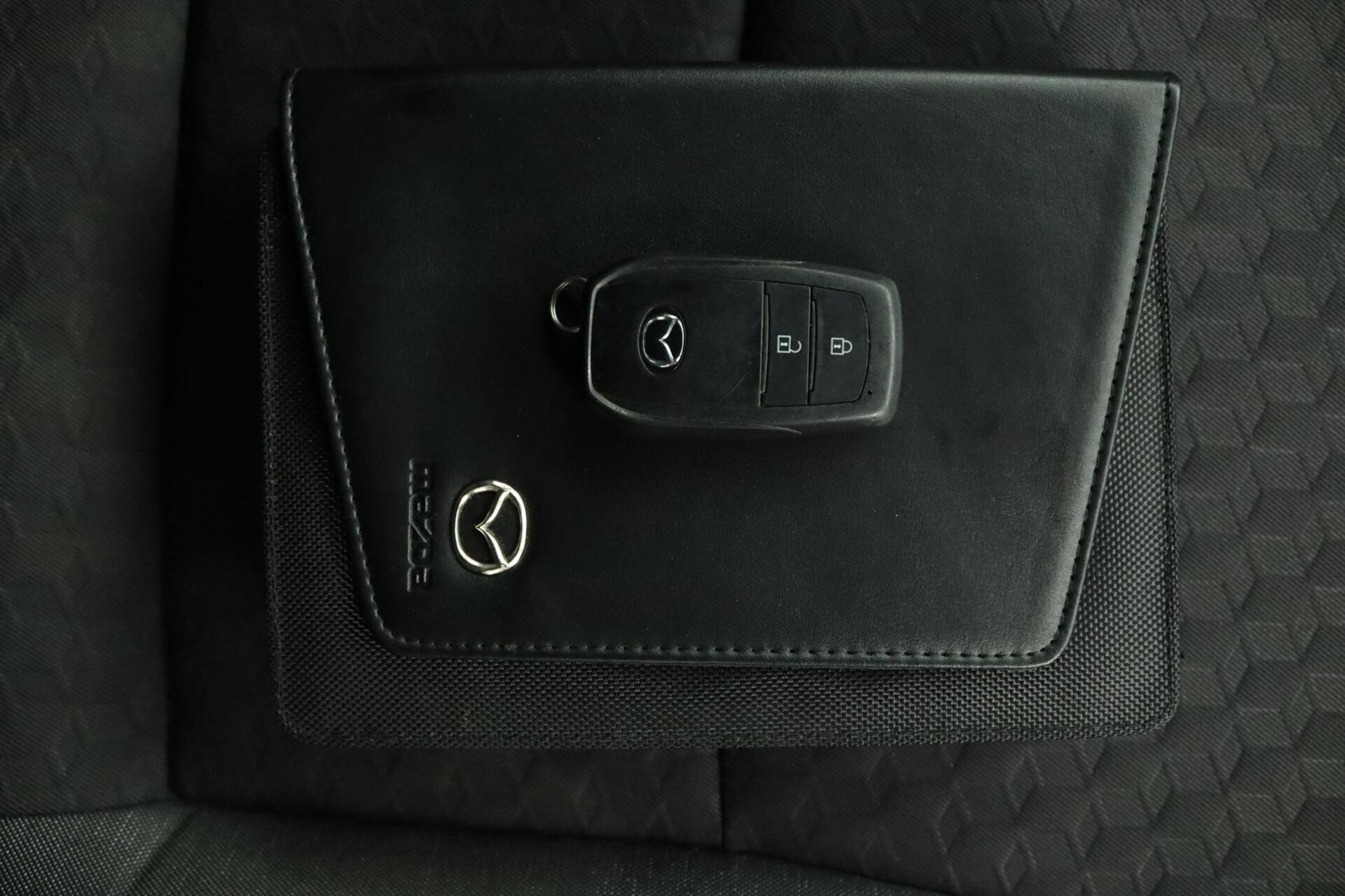 Foto van Mazda Mazda2 Hybrid