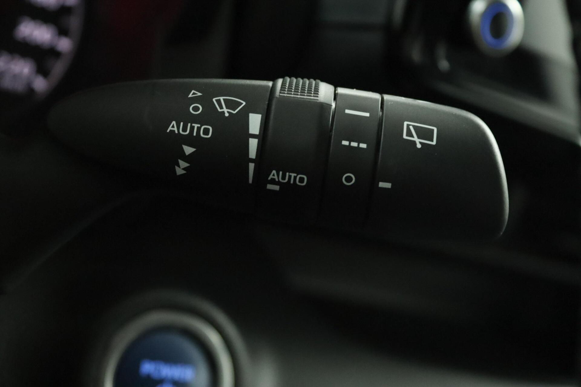 Foto van Mazda Mazda2 Hybrid