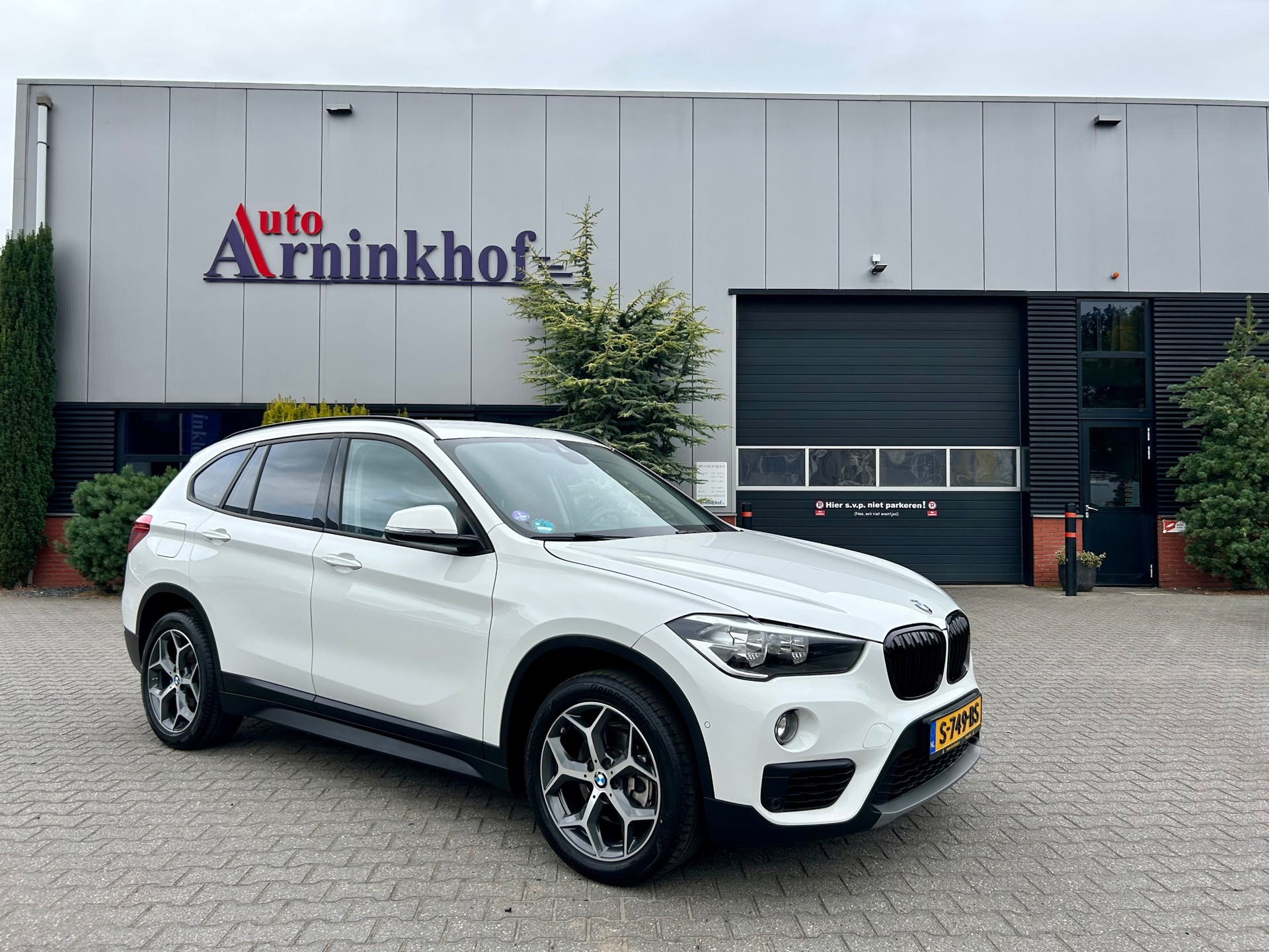 BMW X Reihe SDrive18i Executive 2019 - voorkant