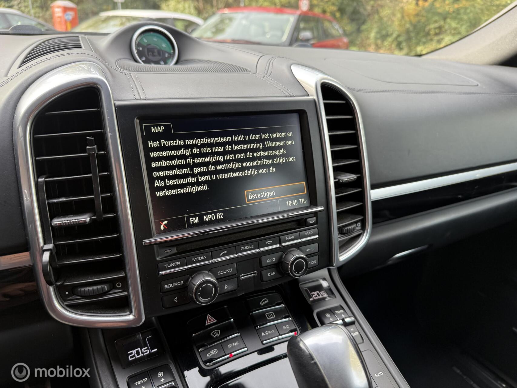 Foto van Porsche Cayenne S E-hybrid