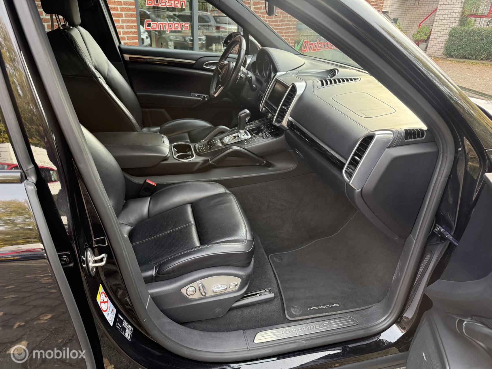 Foto van Porsche Cayenne S E-hybrid