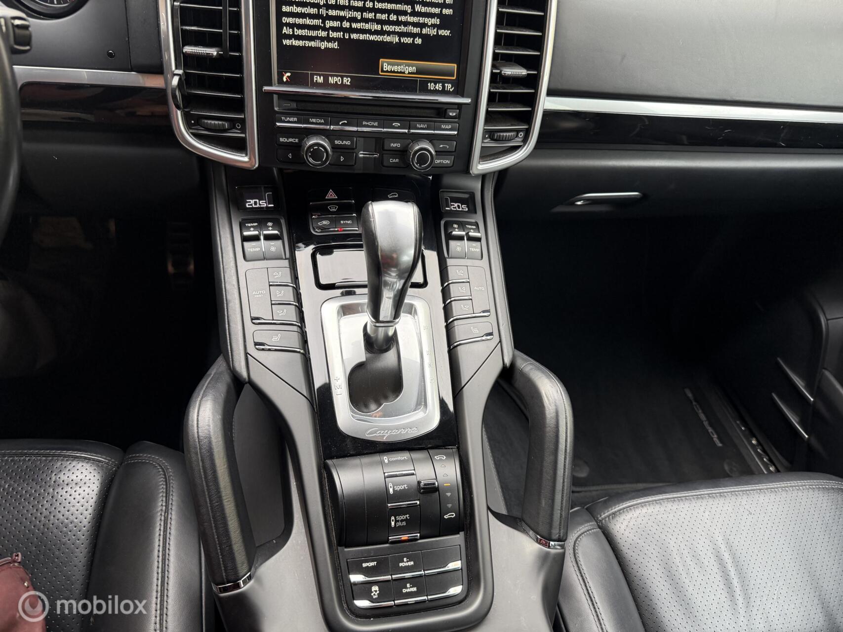 Foto van Porsche Cayenne S E-hybrid