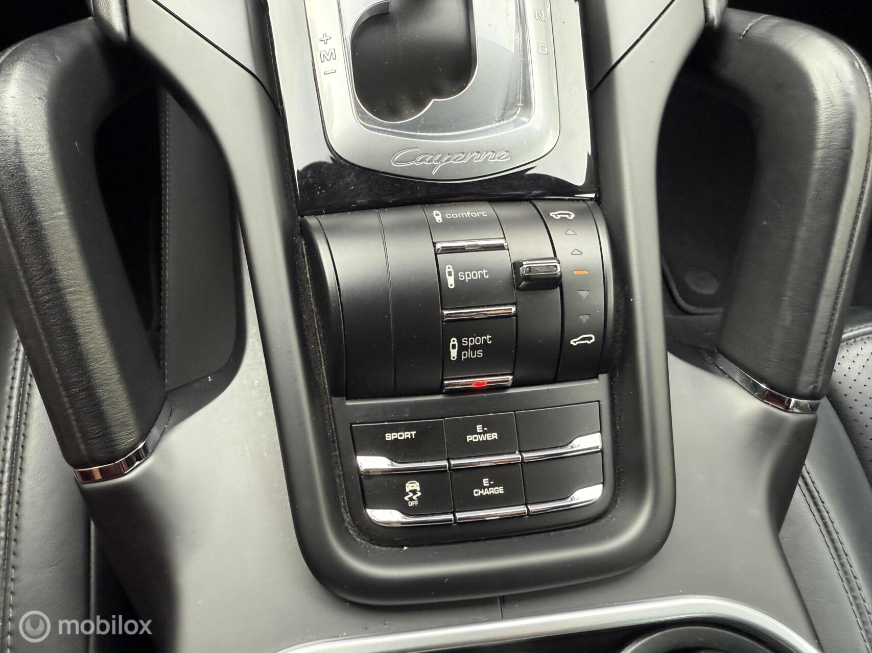 Foto van Porsche Cayenne S E-hybrid