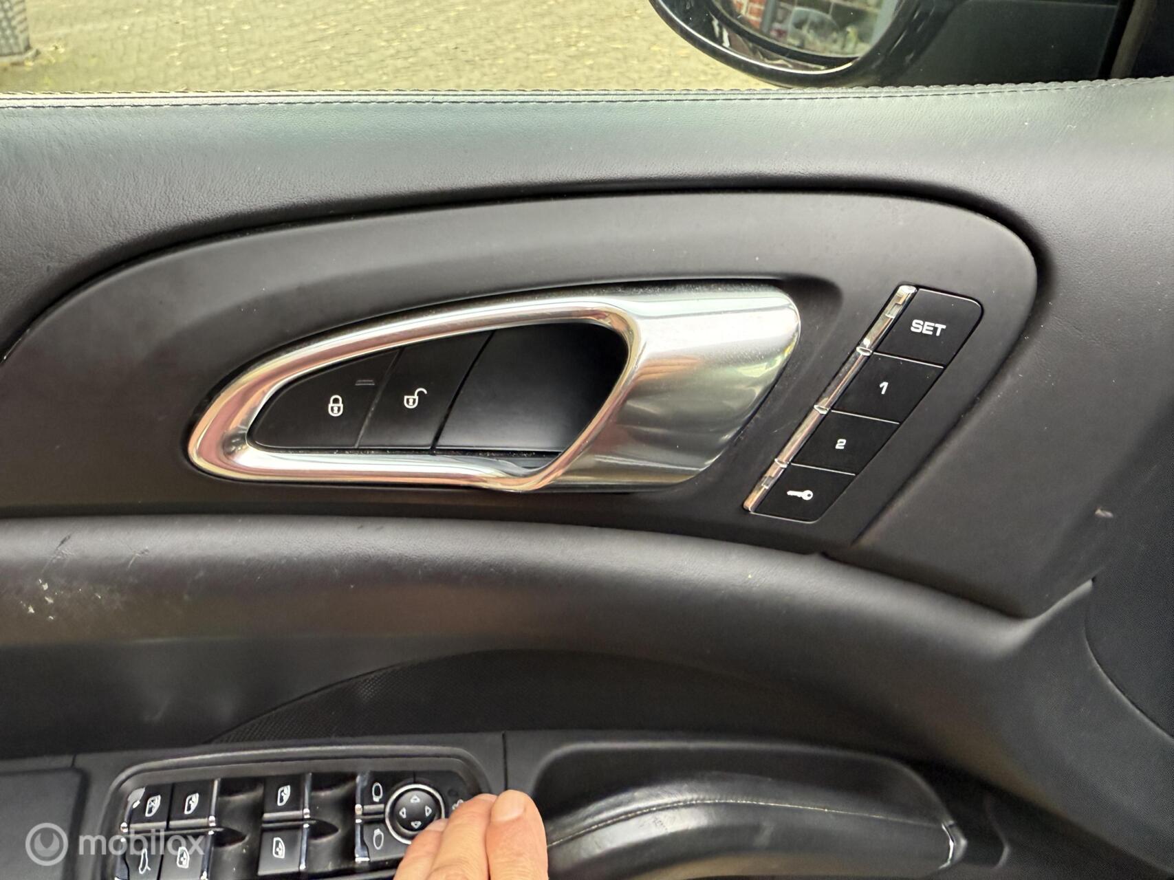 Foto van Porsche Cayenne S E-hybrid