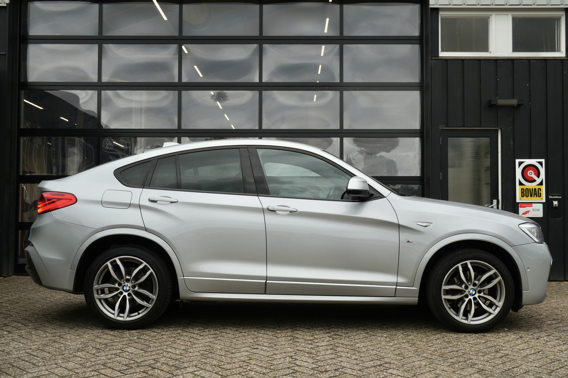 Foto van BMW X4 Xdrive20i