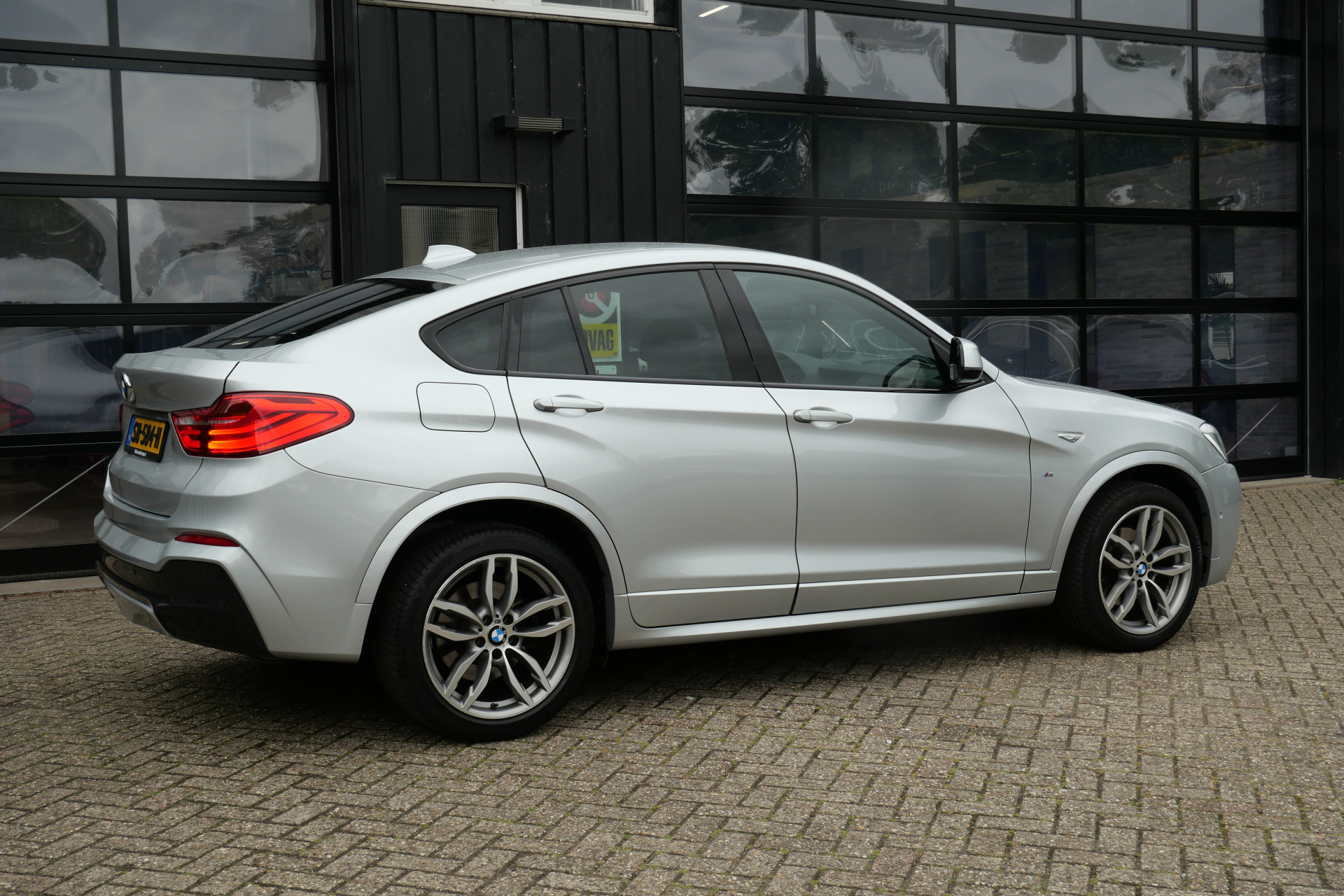 Foto van BMW X4 Xdrive20i