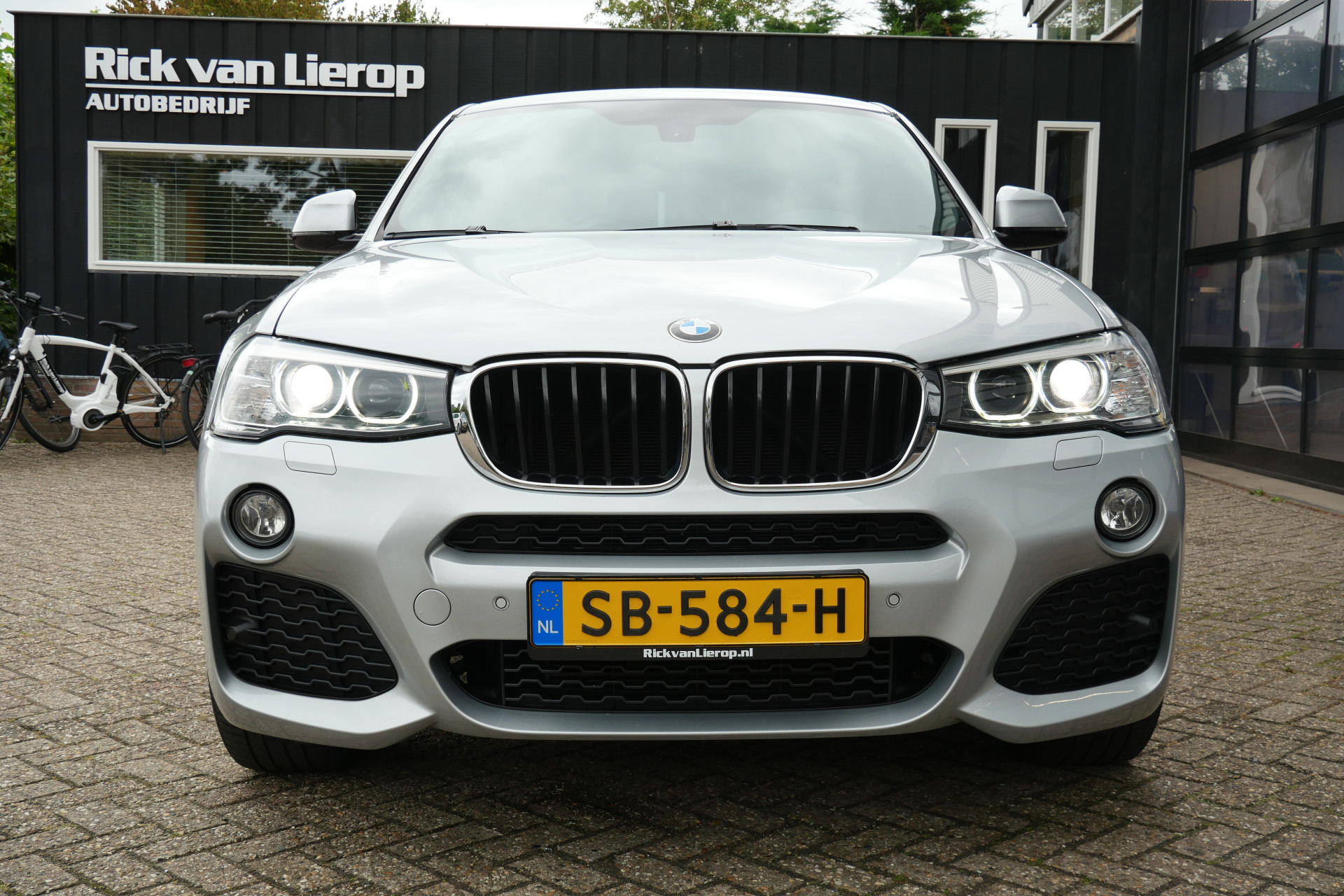 Foto van BMW X4 Xdrive20i