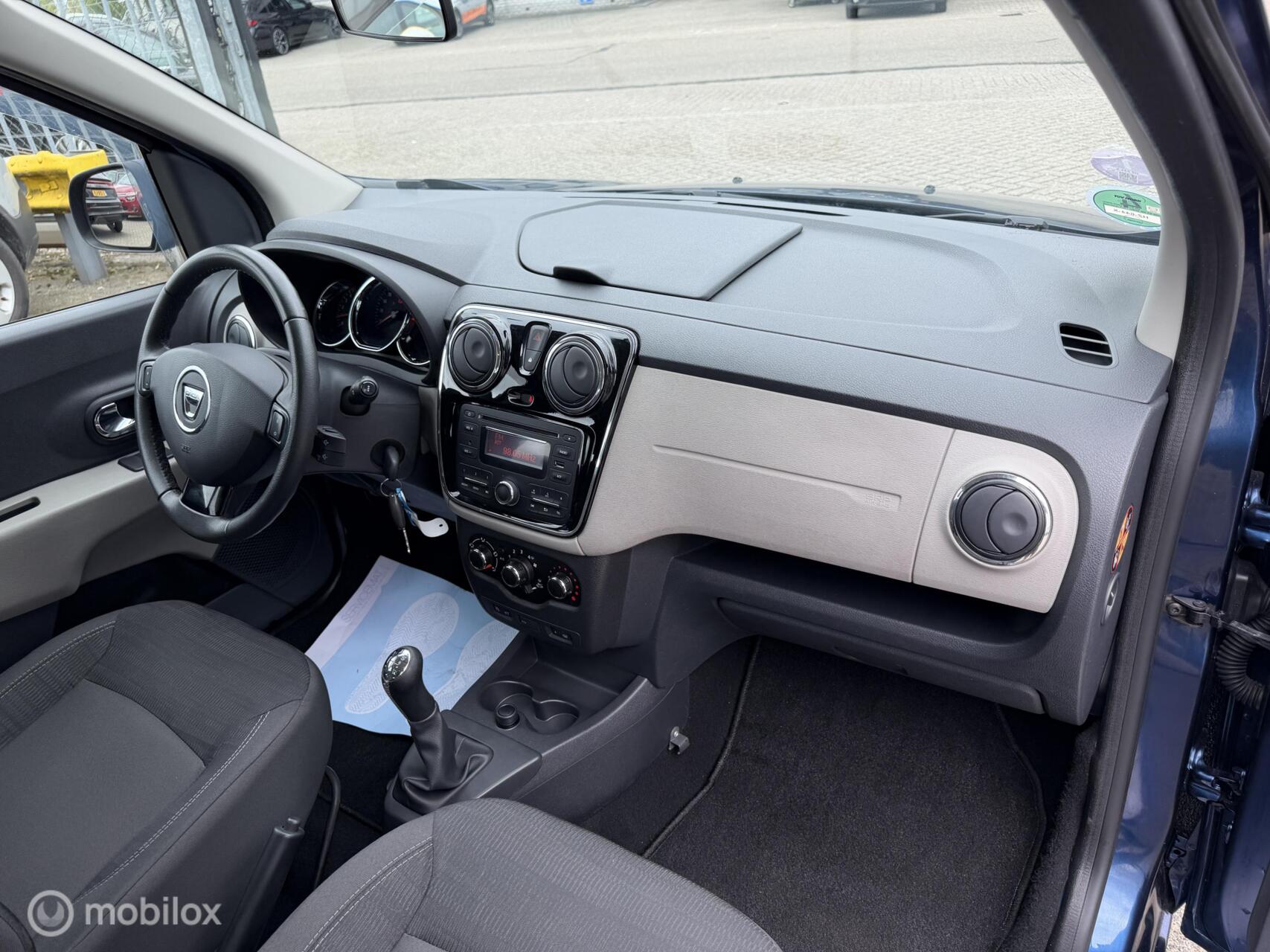 Foto van Dacia Lodgy