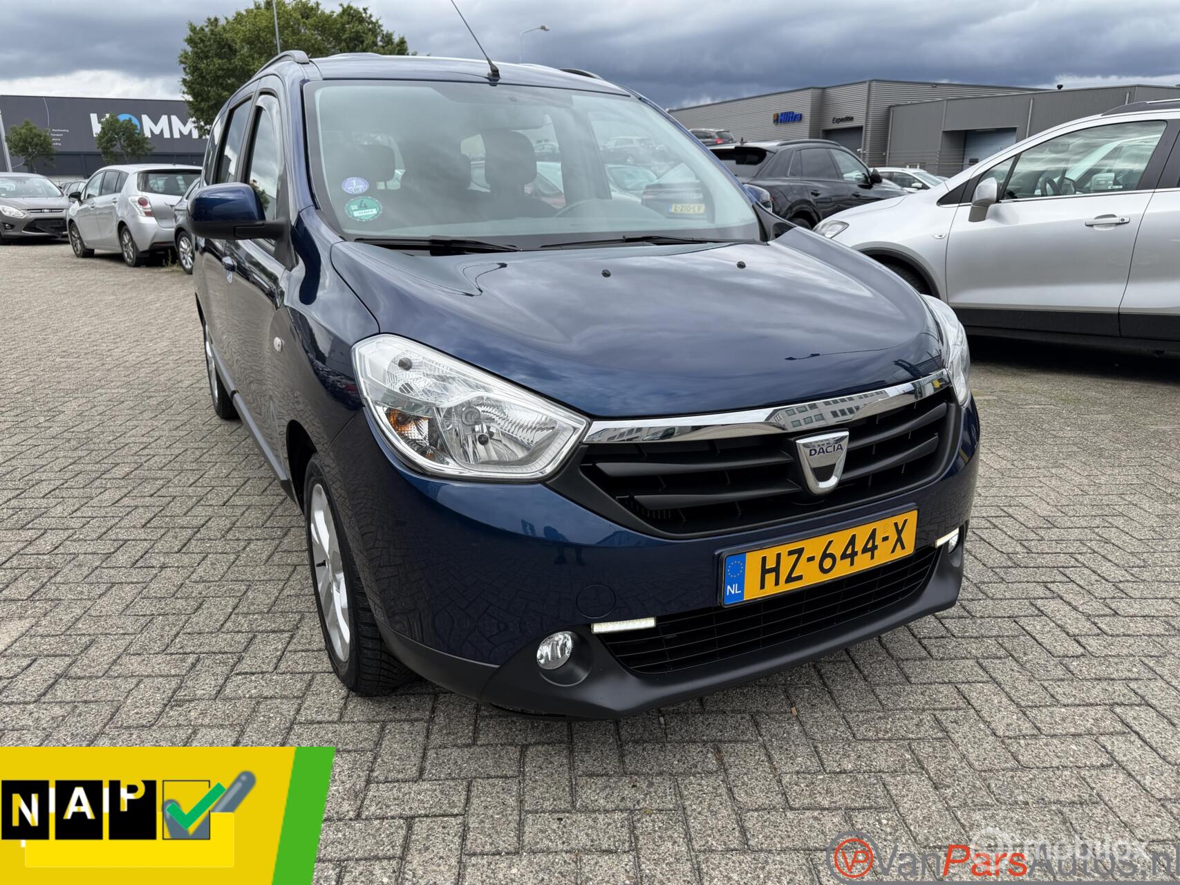 Dacia Lodgy 1.2 TCe Lauréate 5p.Airco,Cruise,Trekhaak,P.sensoren 2016 - voorkant