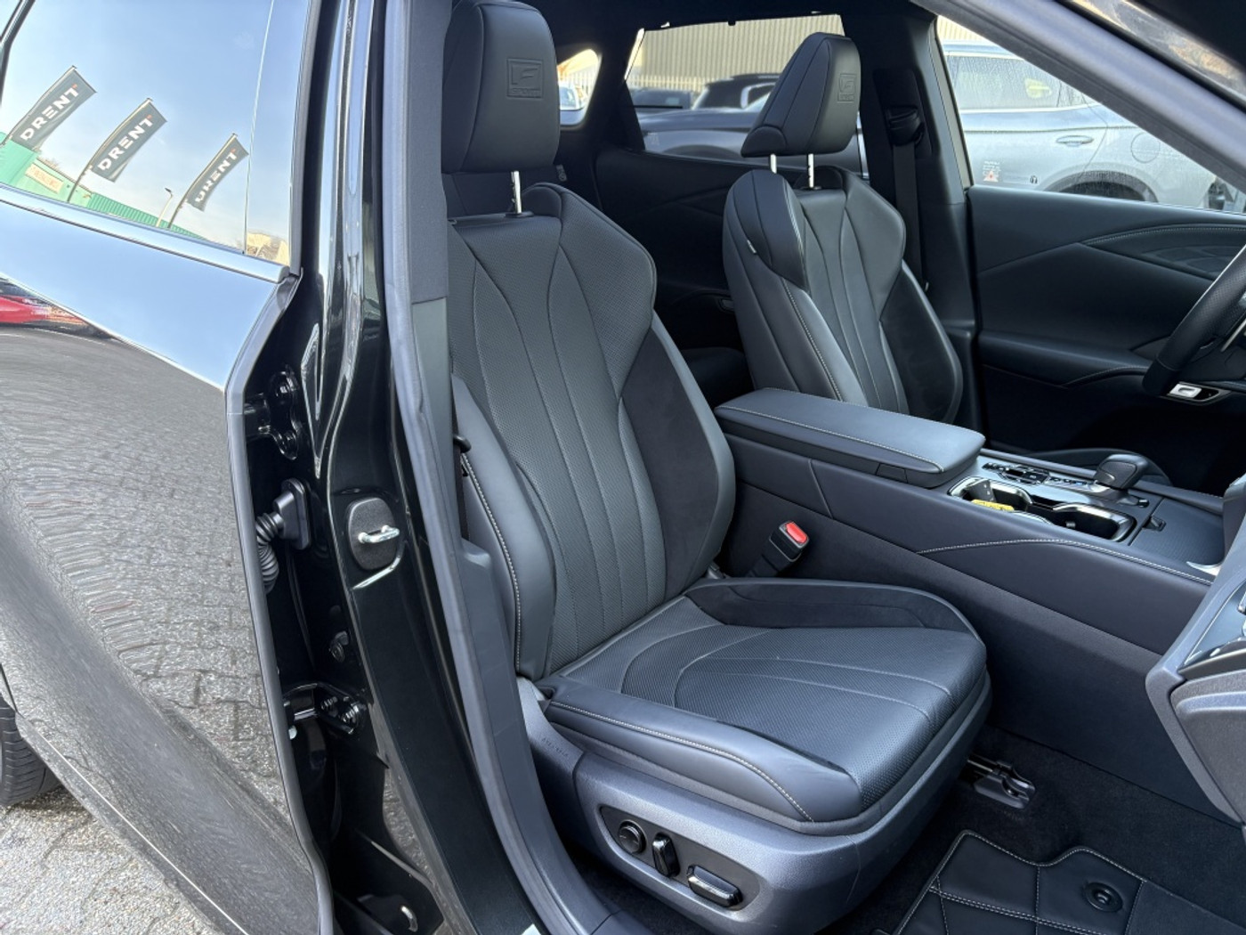 Foto van Lexus Lexus Rx500h