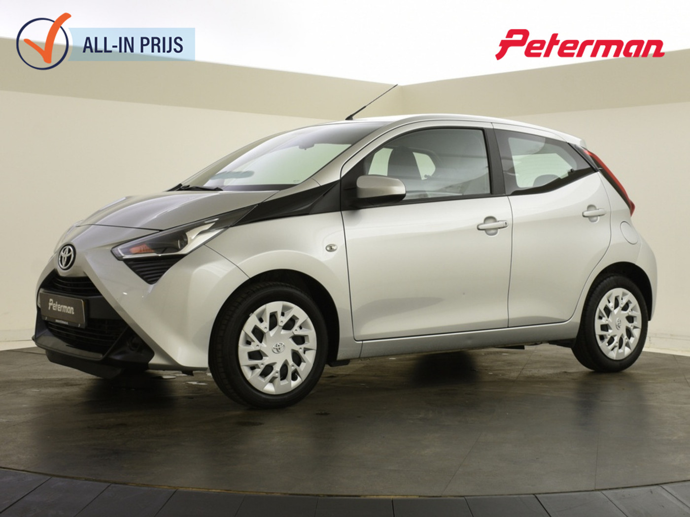 Toyota Toyota Aygo 1.0 VVT-i x-play | Camera | Airco | Bluetooth 2018 - voorkant