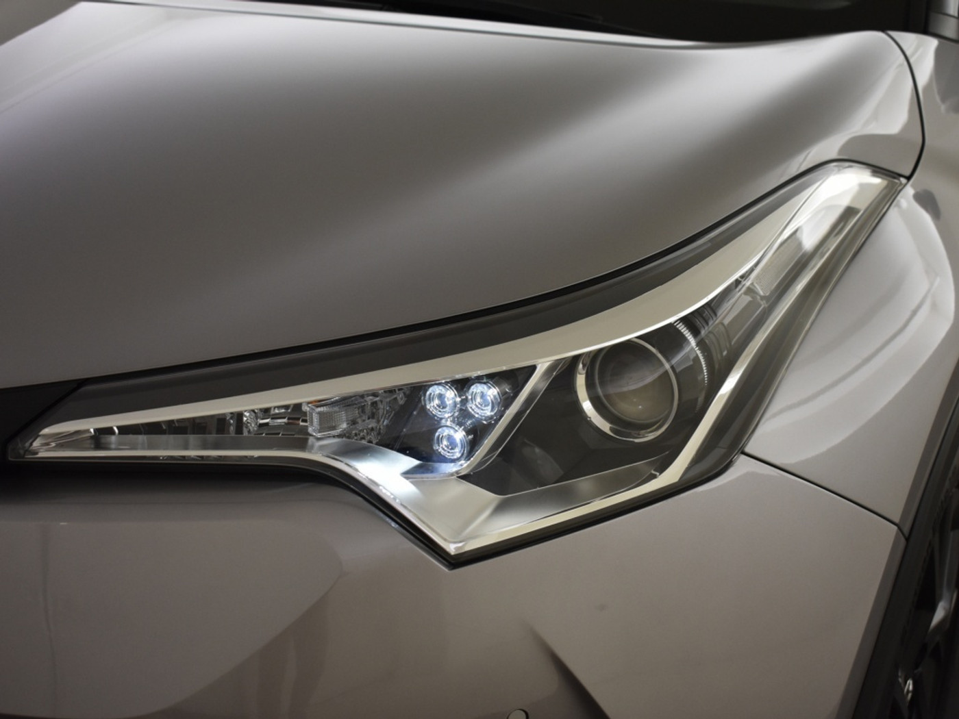 Foto van Toyota Toyota C-hr