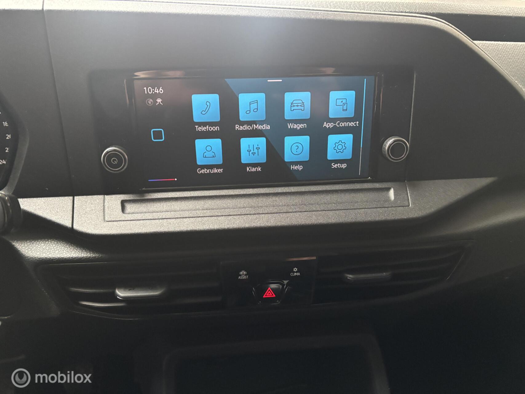 Foto van Volkswagen Caddy Modified Partition Wall