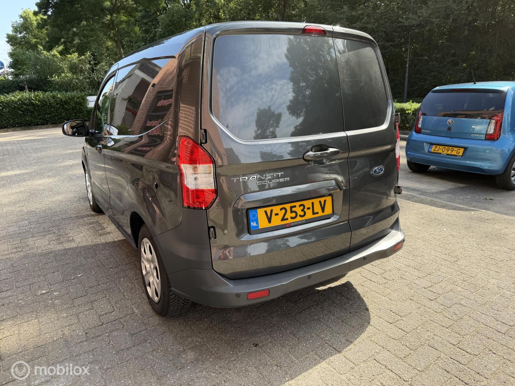 Foto van Ford Transit Courier