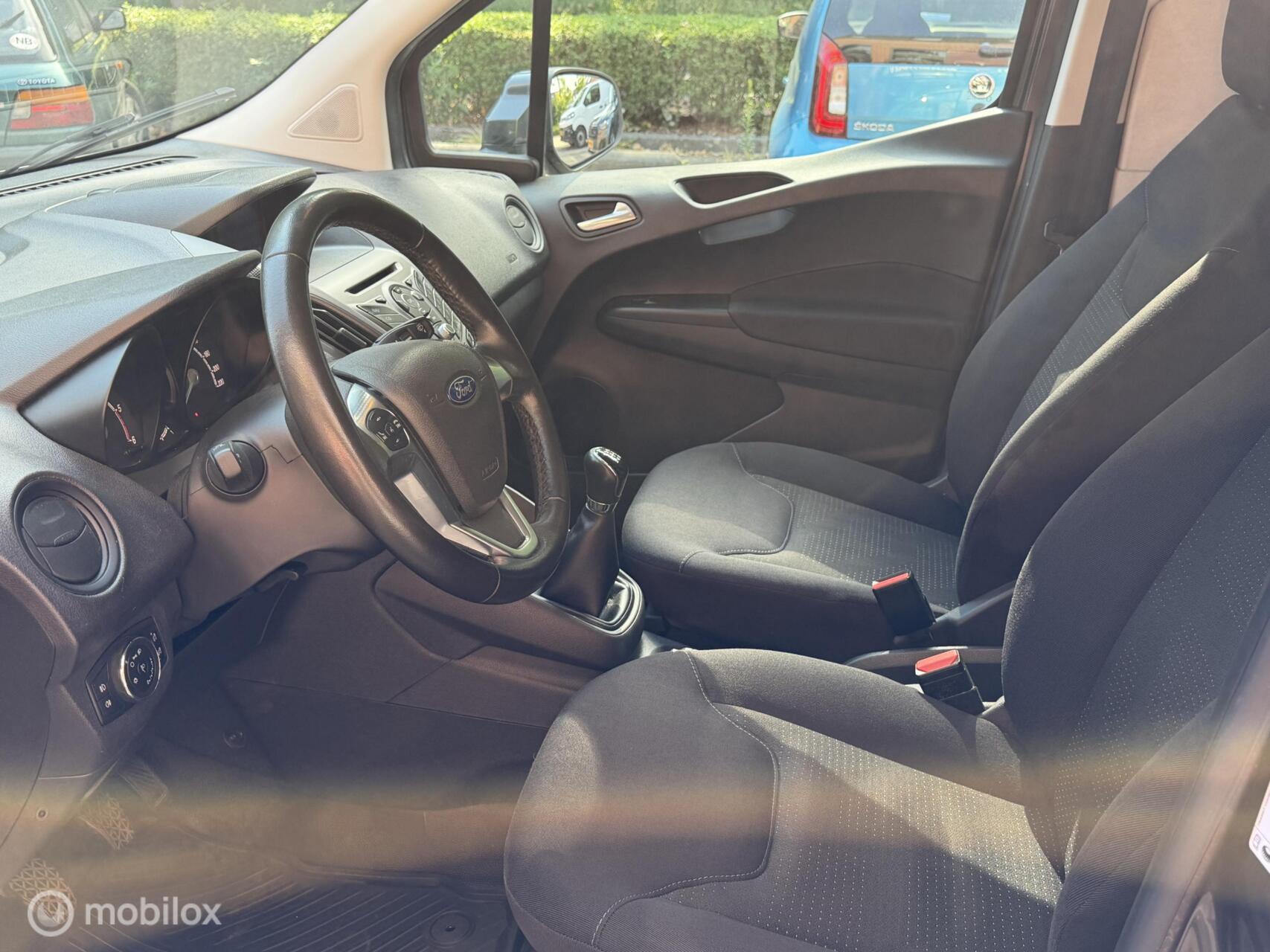 Foto van Ford Transit Courier