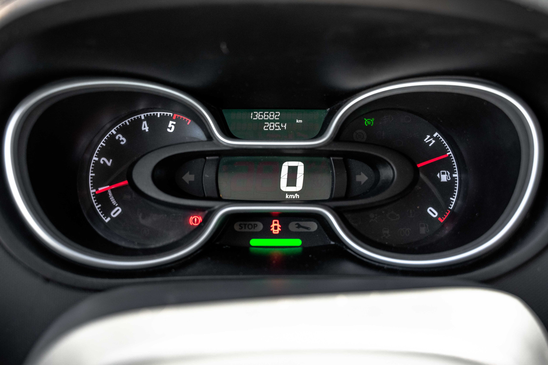 Foto van Opel Vivaro-b