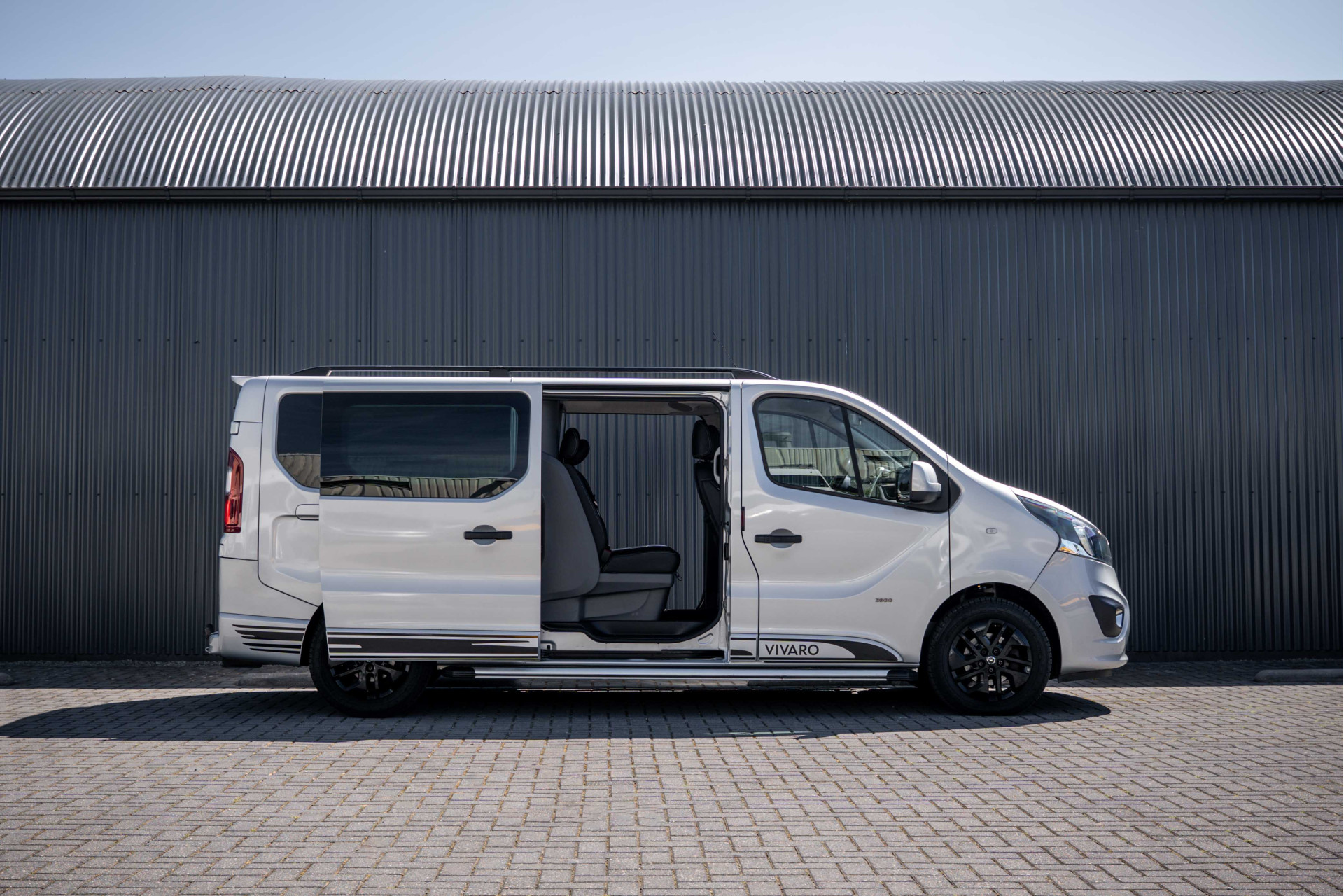 Foto van Opel Vivaro-b