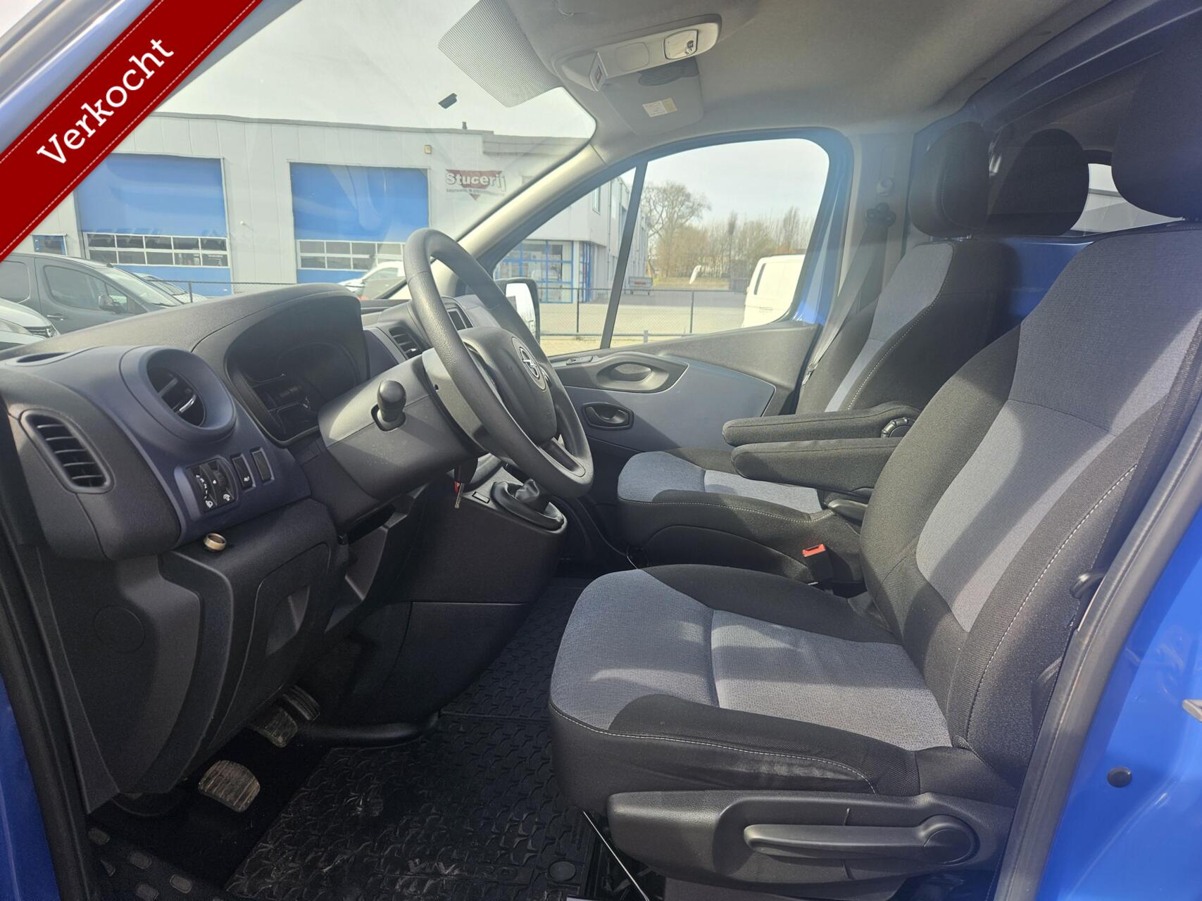 Foto van Opel Vivaro-b