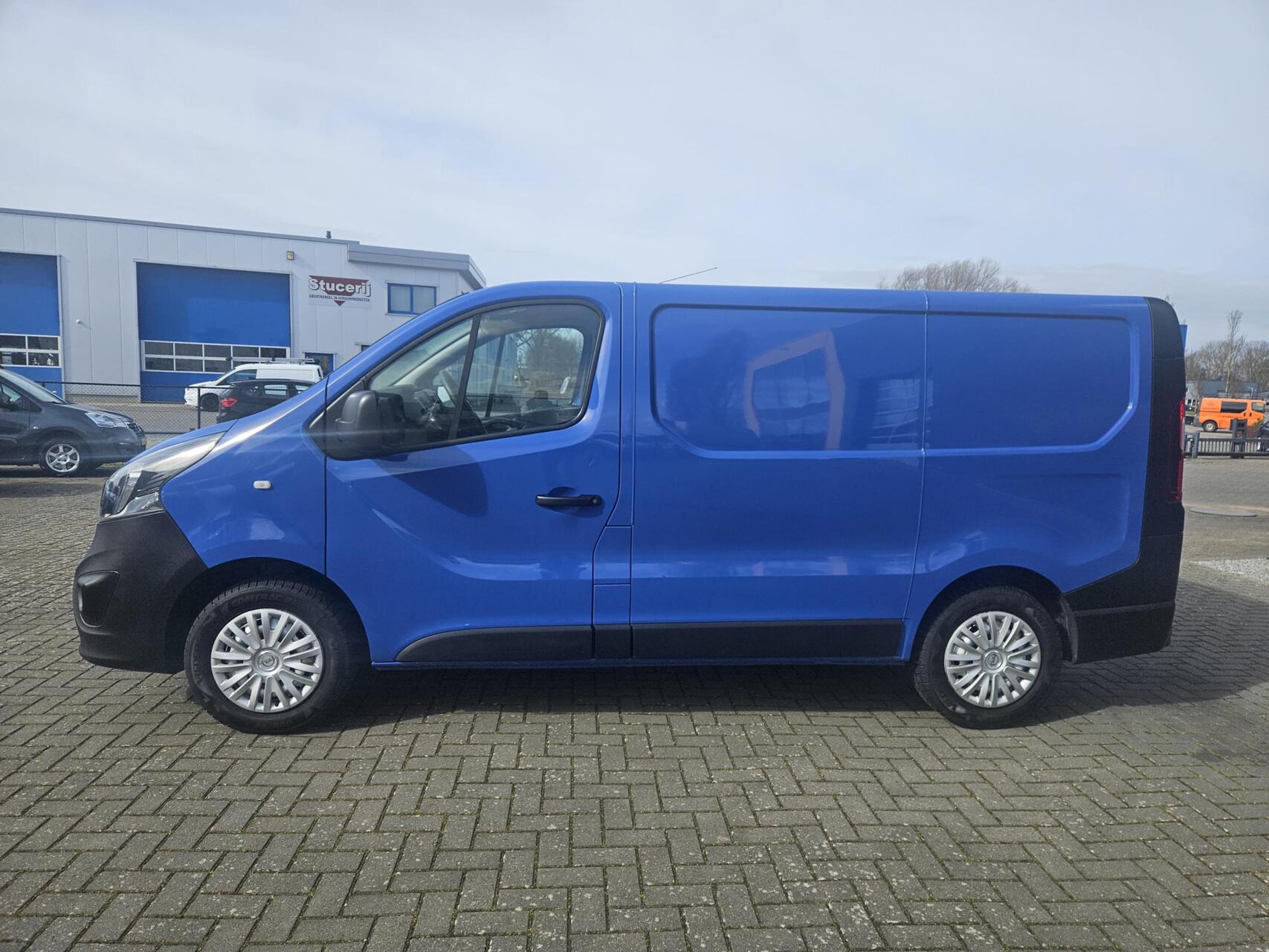 Foto van Opel Vivaro-b