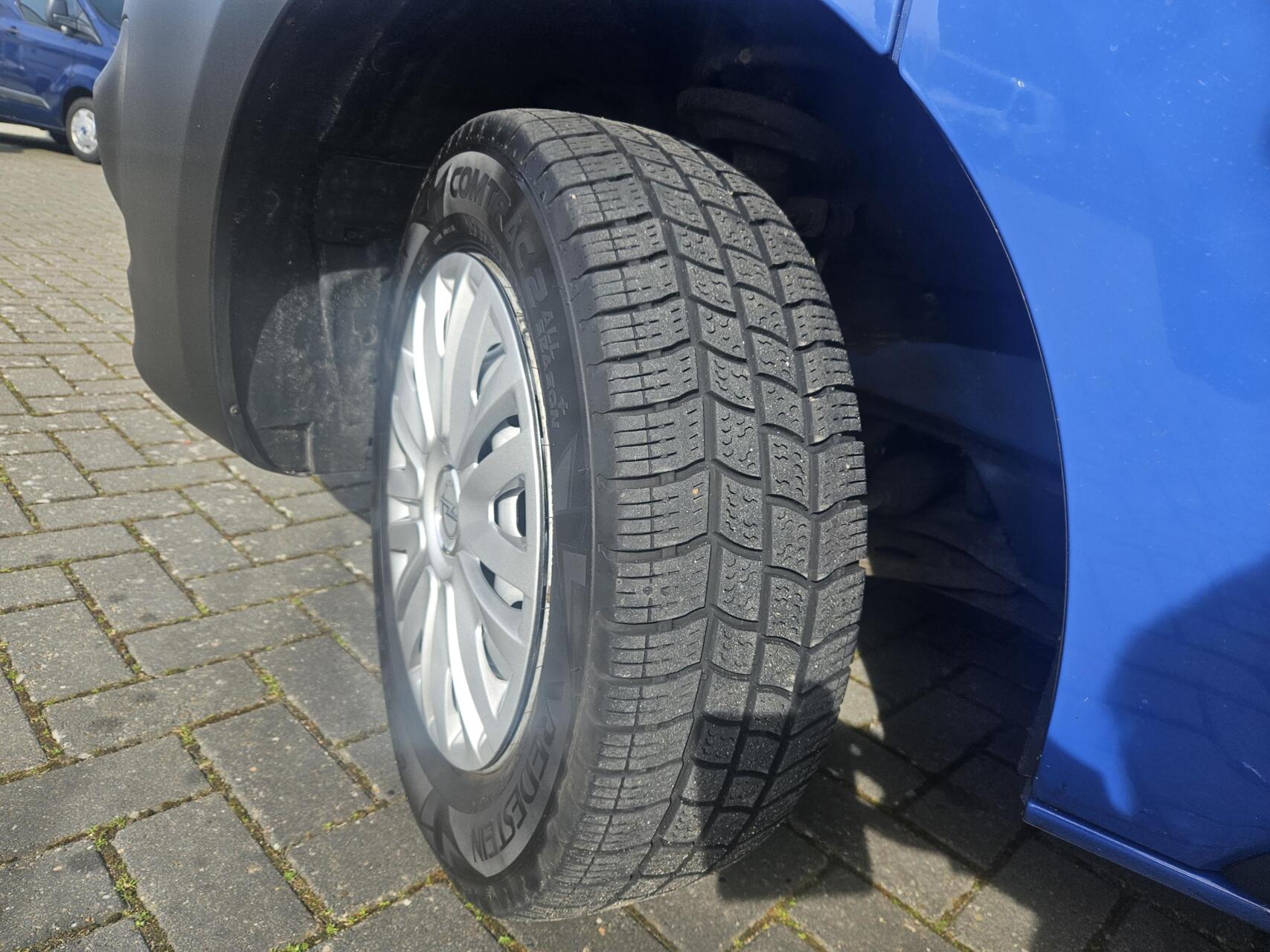 Foto van Opel Vivaro-b