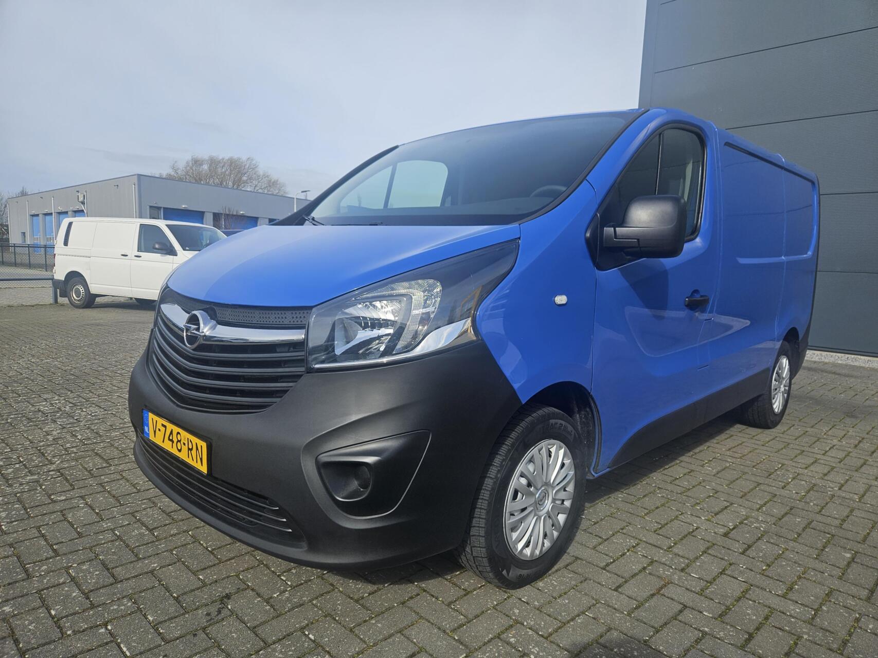 Foto van Opel Vivaro-b